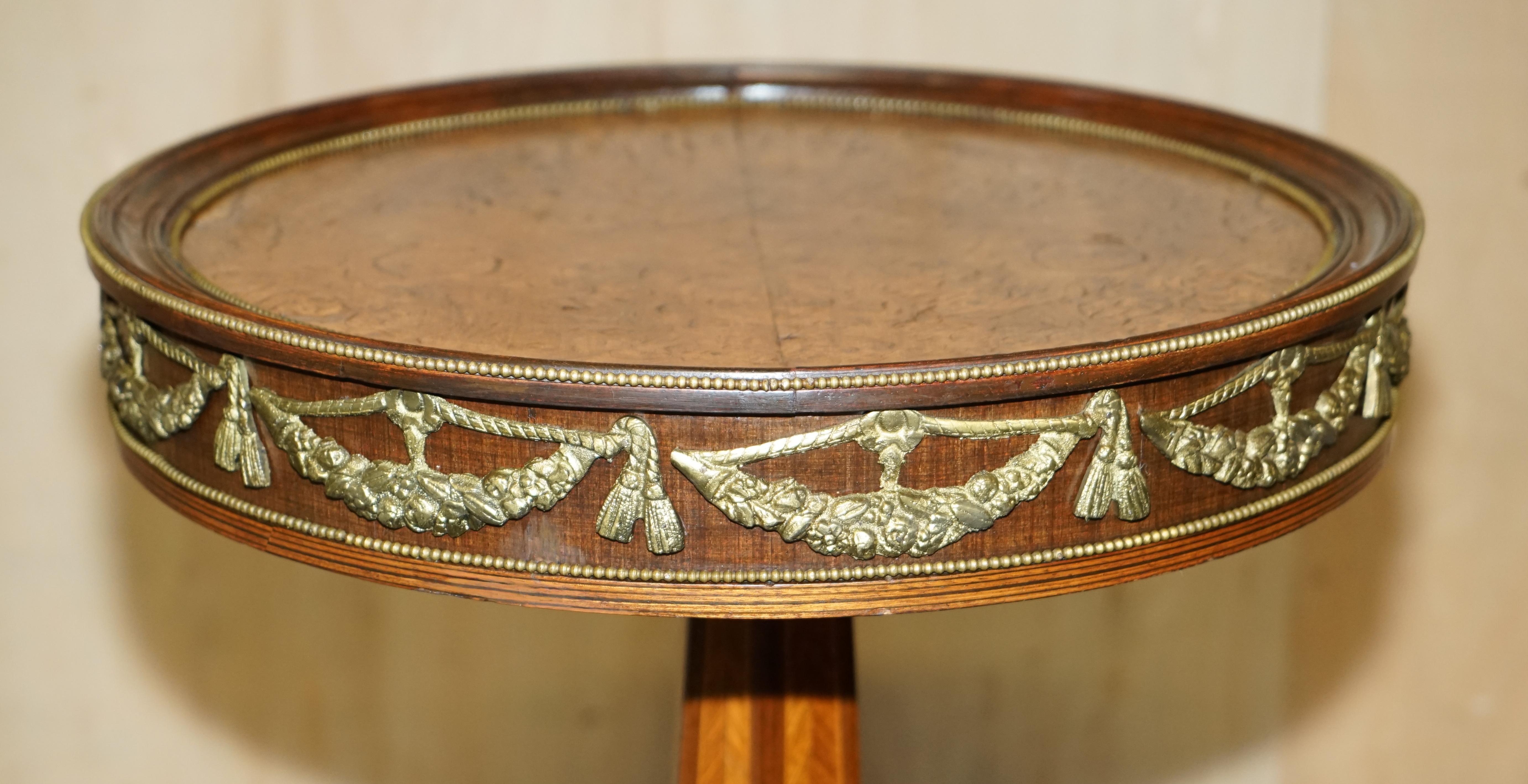 Regency STUNNiNG FRENCH VINTAGE BURR WALNUT & GILT BRASS ROUND OCCASIONAL TABLE For Sale