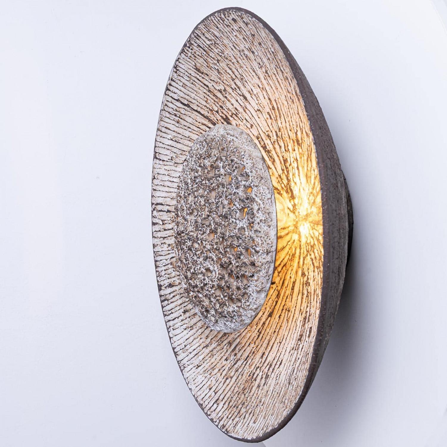 Wunderschöne Fridtjof Sejersen Weißbraune Keramik-Wandleuchte, Dänemark, 1960 (Glasiert) im Angebot