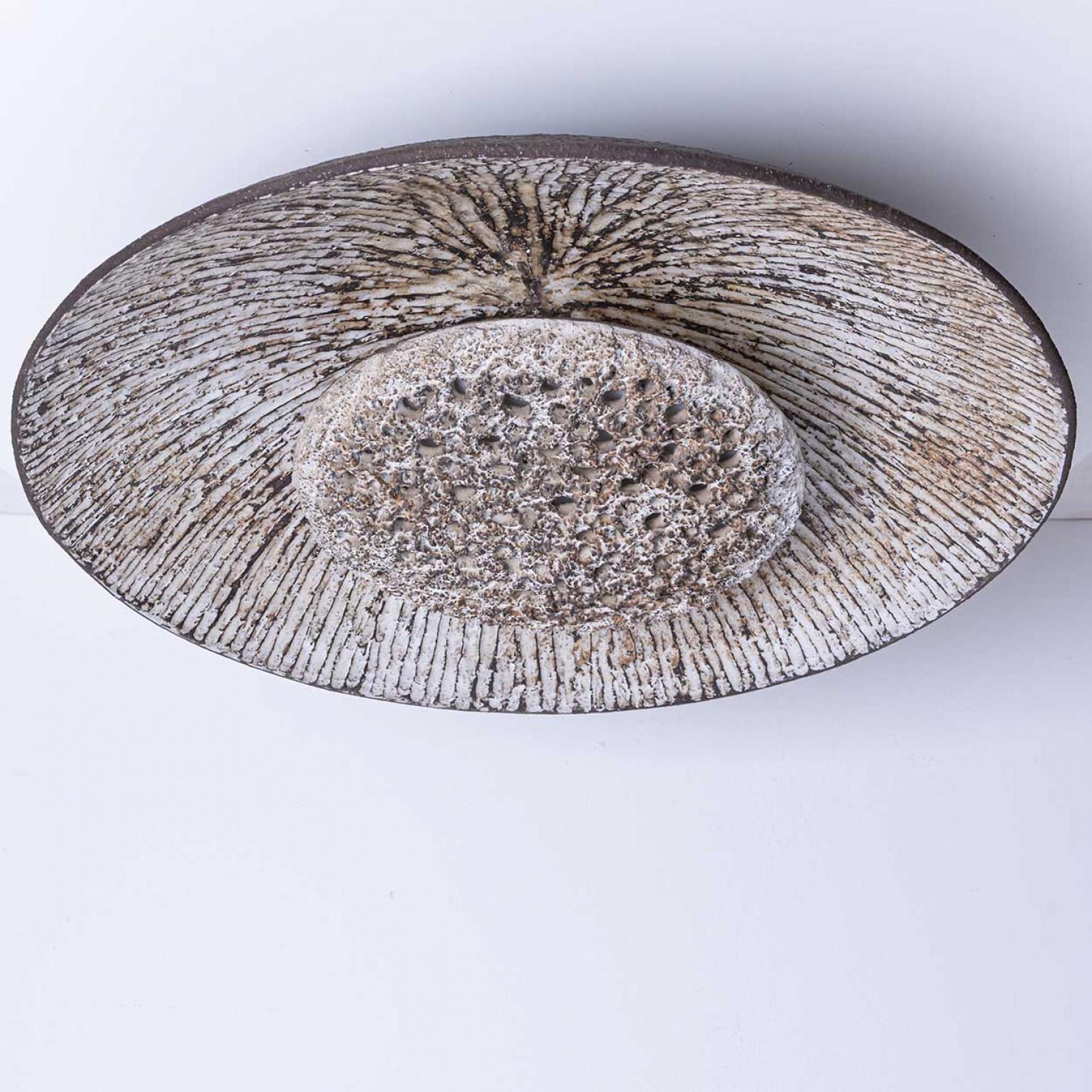 Whiting Fridtjof Sejersen Lampada da parete in ceramica bianca e marrone, Danimarca, 1960 In condizioni buone in vendita a Rijssen, NL