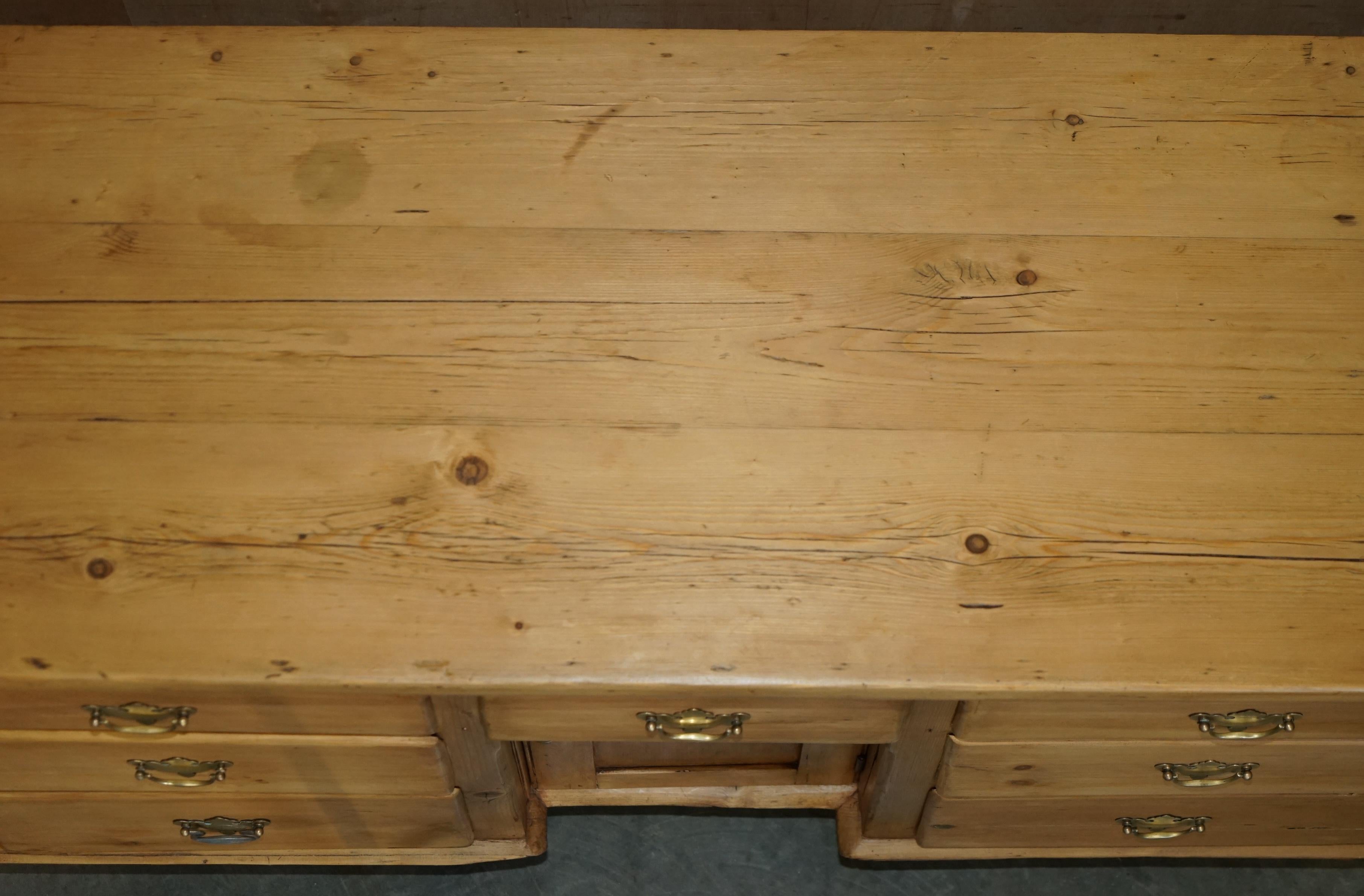 STUNNING FULLY RESTORED ANTIQUE CIRCA 1860 STRiPPED PINE HOUSEKEEPERS SIDEBOARD For Sale 5