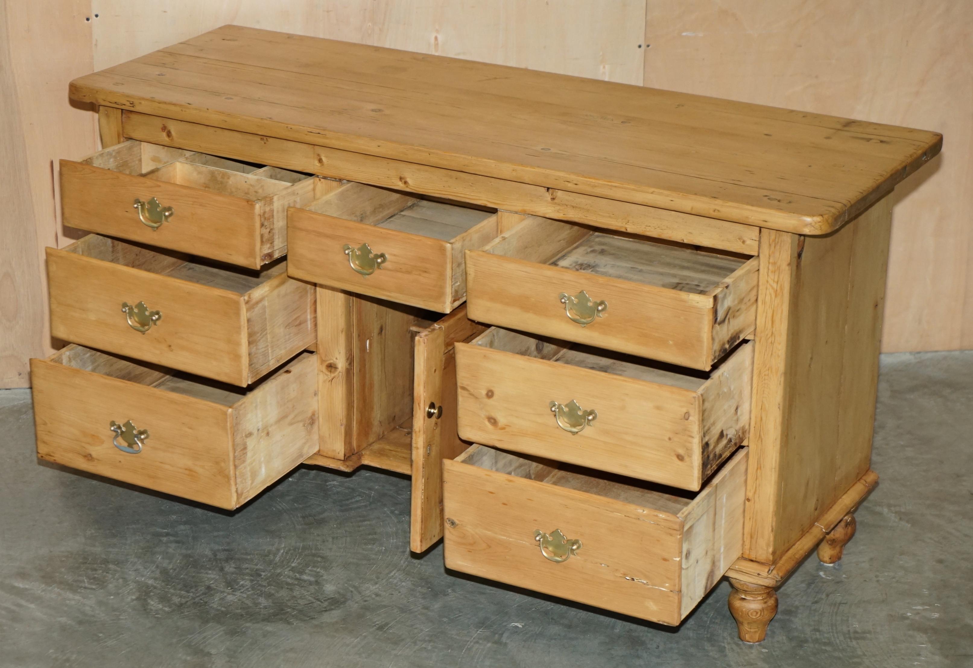 STUNNING FULLY RESTORED ANTIQUE CIRCA 1860 STRiPPED PINE HOUSEKEEPERS SIDEBOARD For Sale 10