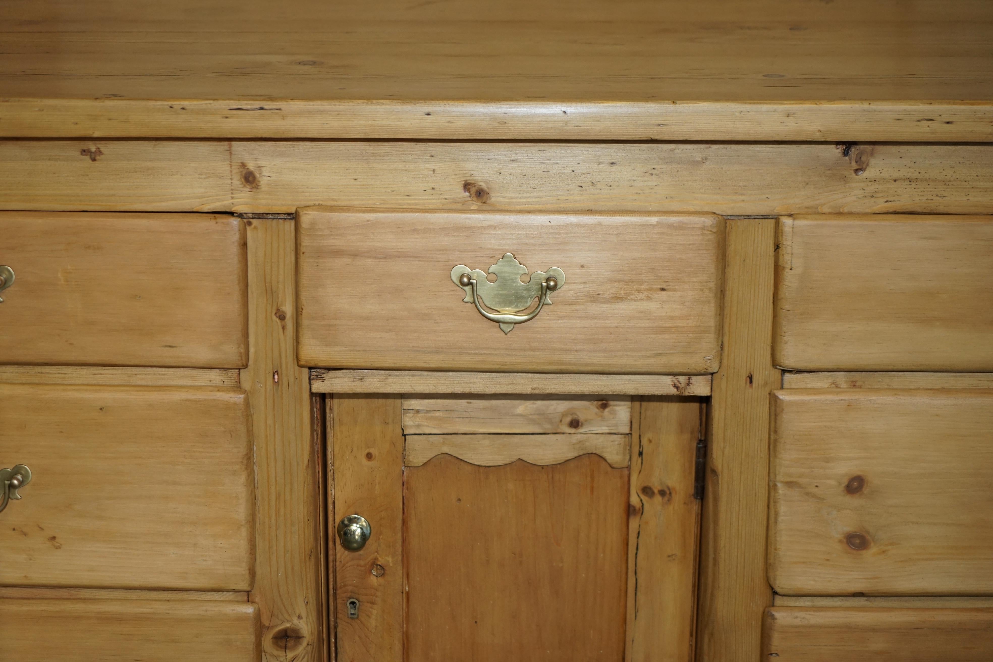 STUNNING FULLY RESTORED ANTIQUE CIRCA 1860 STRiPPED PINE HOUSEKEEPERS SIDEBOARD For Sale 1