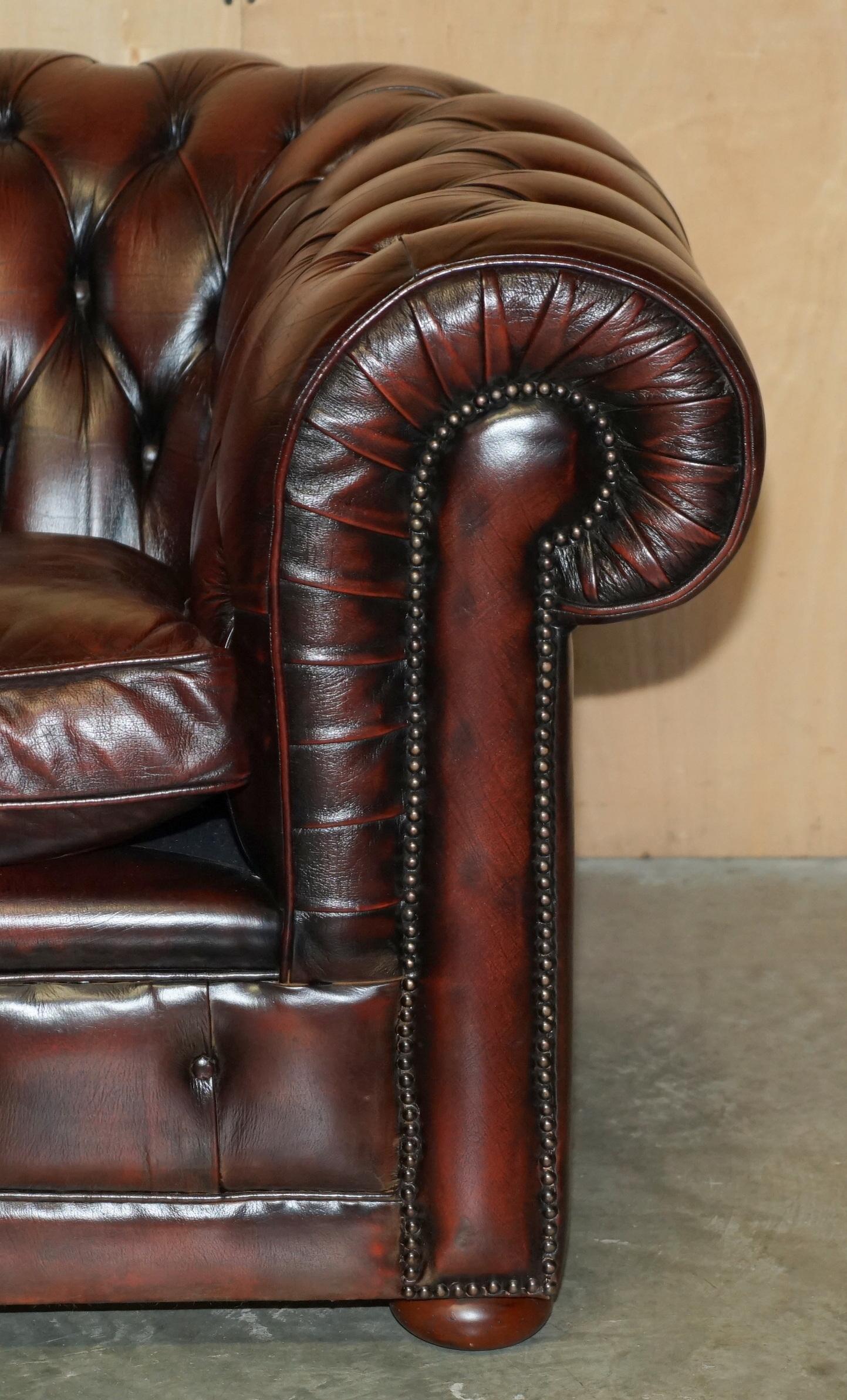 20th Century STUNNING FULLY RESTORED ENGLISH ViNTAGE BORDEAUX LEATHER CHESTERFIELD CLUB SOFA For Sale