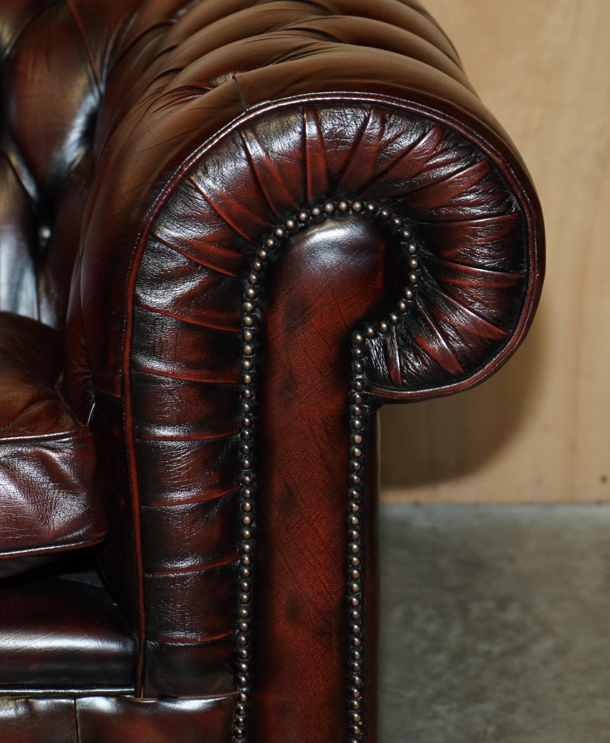 Leather STUNNING FULLY RESTORED ENGLISH ViNTAGE BORDEAUX LEATHER CHESTERFIELD CLUB SOFA For Sale