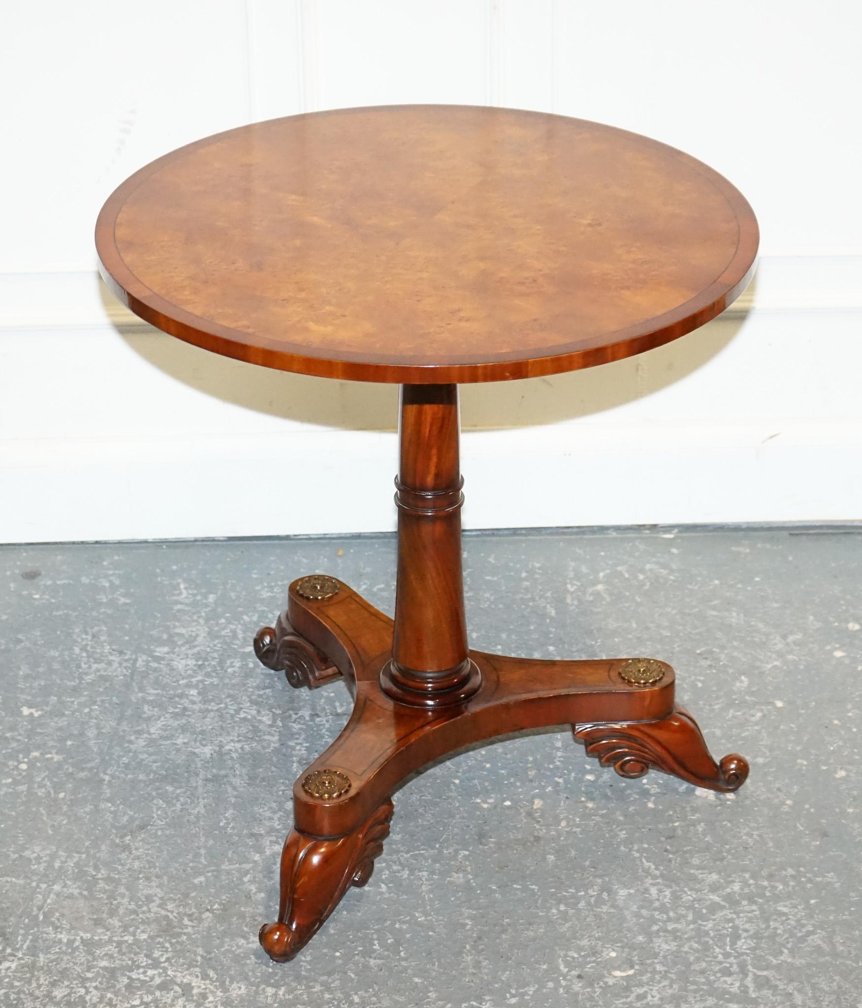 
Antiquariato di Londra



Siamo lieti di offrire in vendita questo splendido tavolino in stile Impero francese completamente restaurato.

 Una testimonianza di opulenza e design pratico. La sua estetica si ispira molto al periodo Impero,