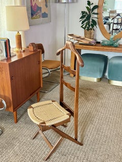 Stunning gentleman’s valet or butler chair in the style of Hans Wegner