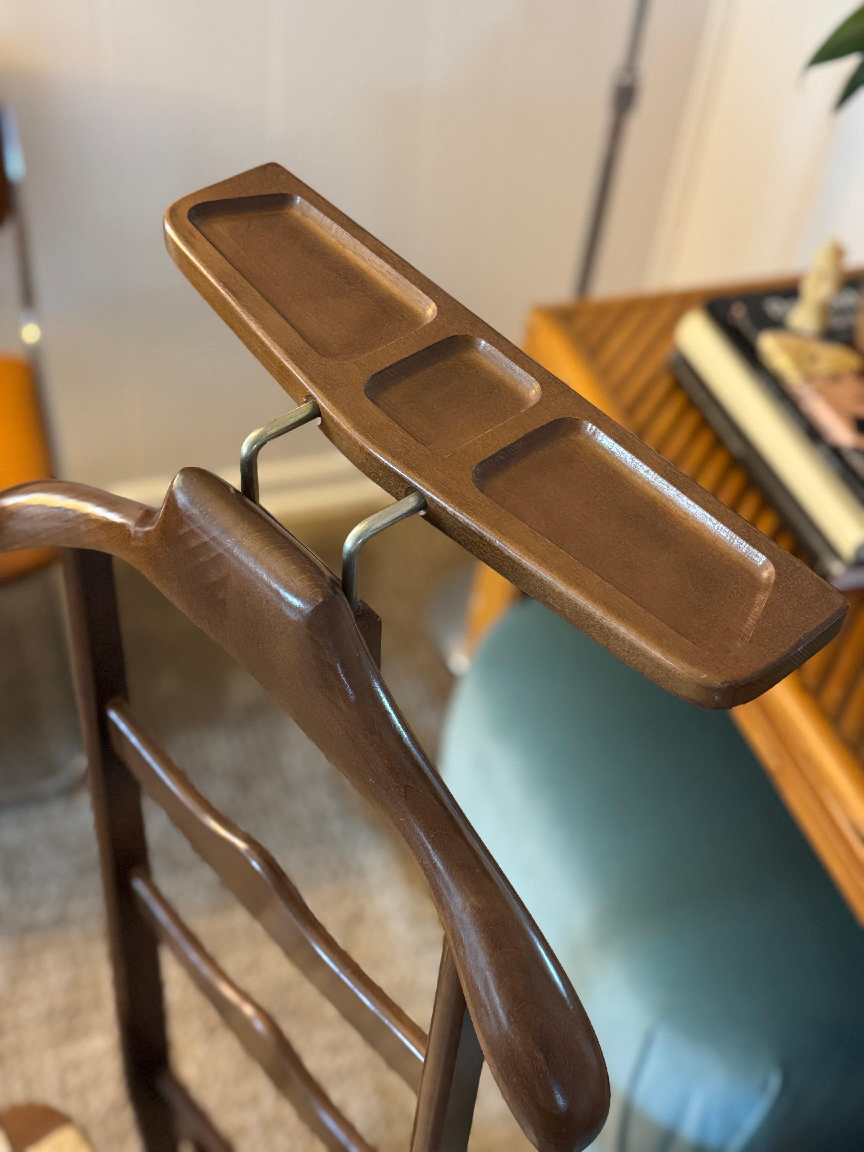 Wood Stunning gentleman’s valet or butler chair in the style of Hans Wegner For Sale