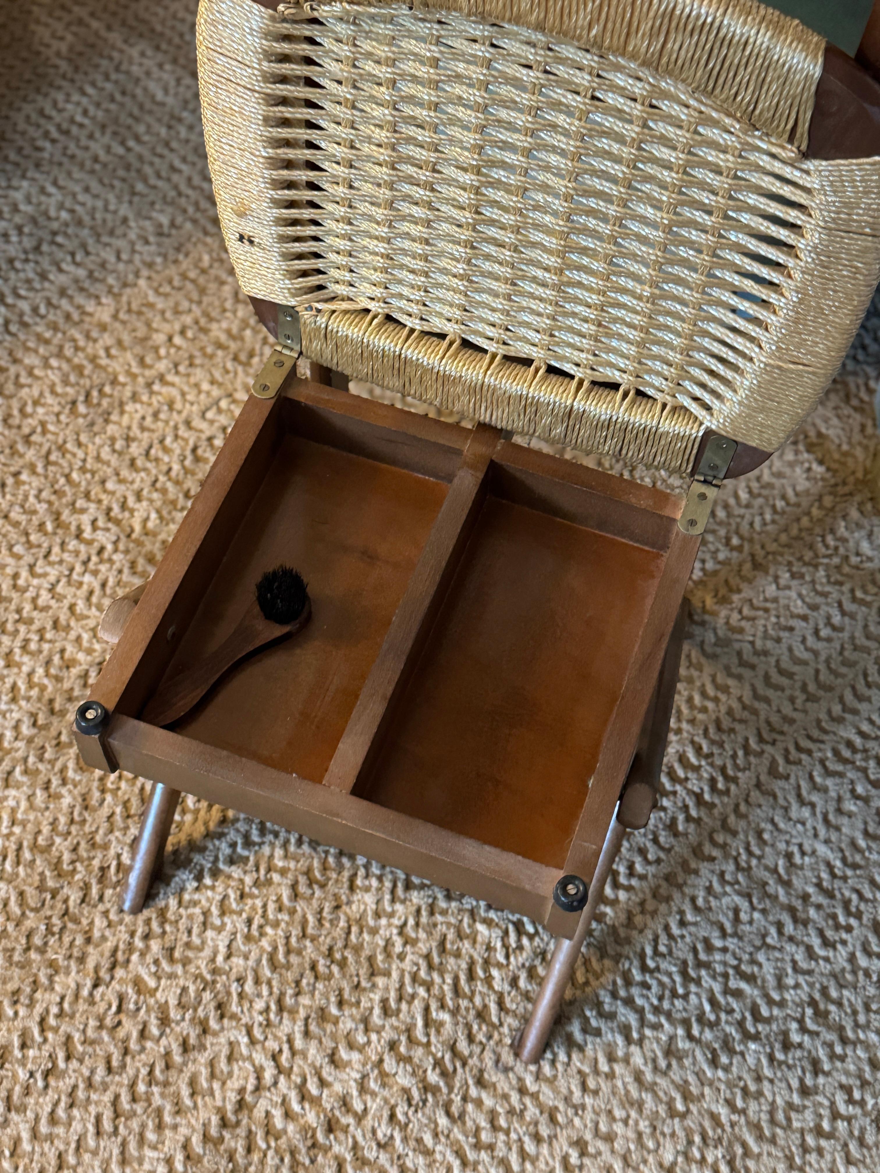 Stunning gentleman’s valet or butler chair in the style of Hans Wegner For Sale 1