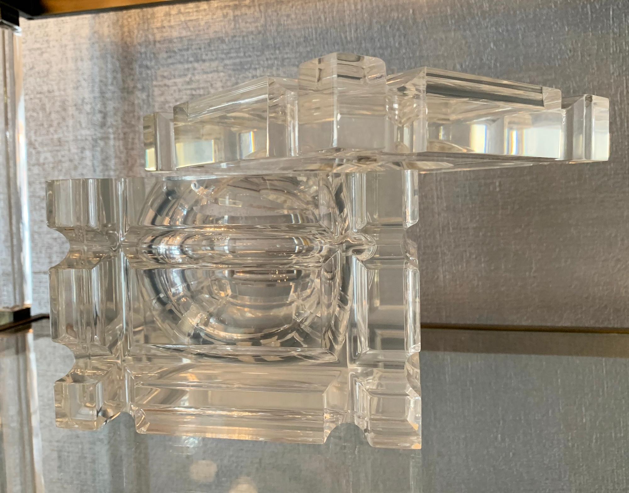 Stunning Geometric Style Ice Bucket in Lucite with a Swivel Lid In Good Condition In Los Angeles, CA