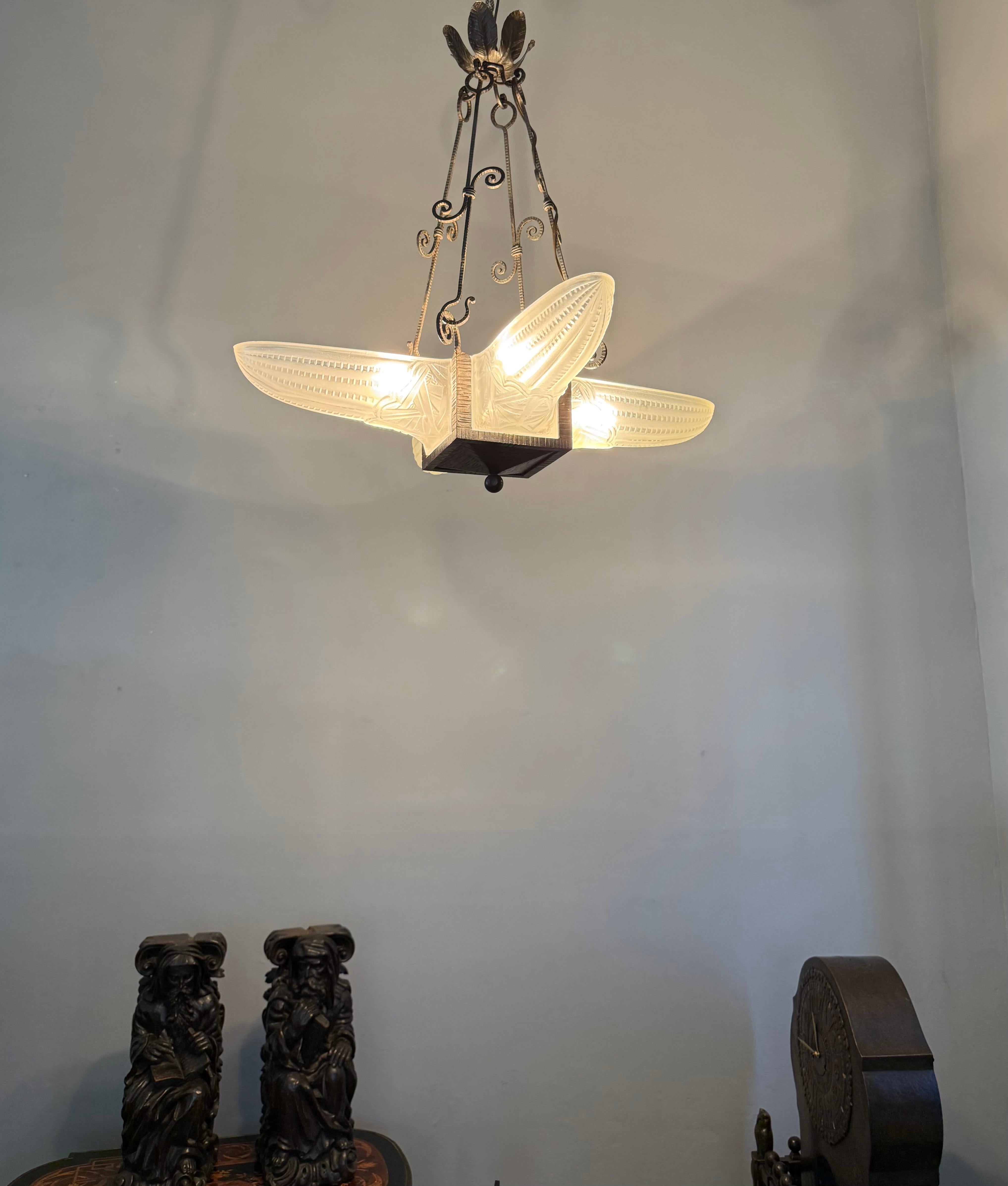 Stunning Geometrical French Art Deco Glass & Wrought iron Pendant / Chandelier For Sale 10