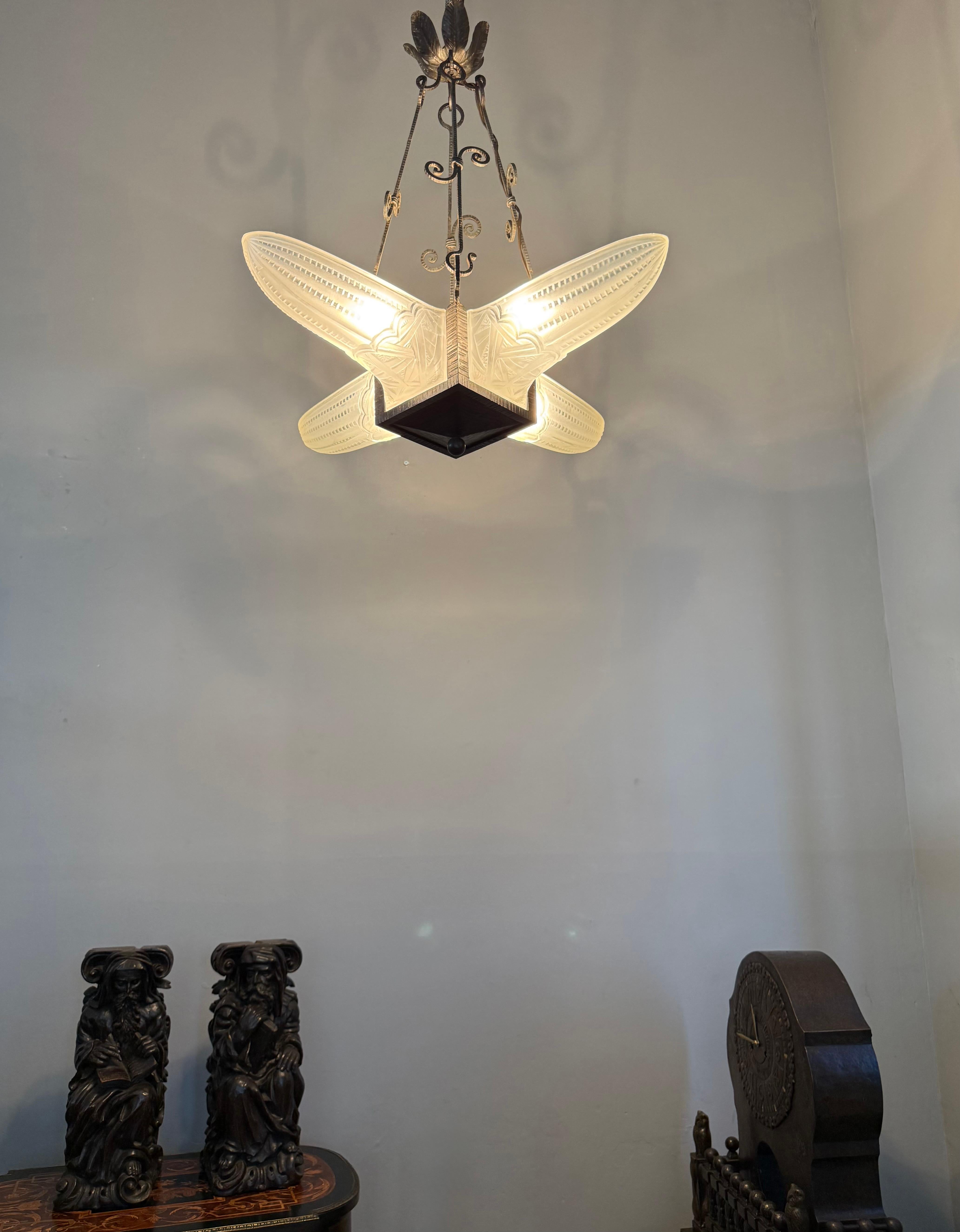 Stunning Geometrical French Art Deco Glass & Wrought iron Pendant / Chandelier For Sale 11