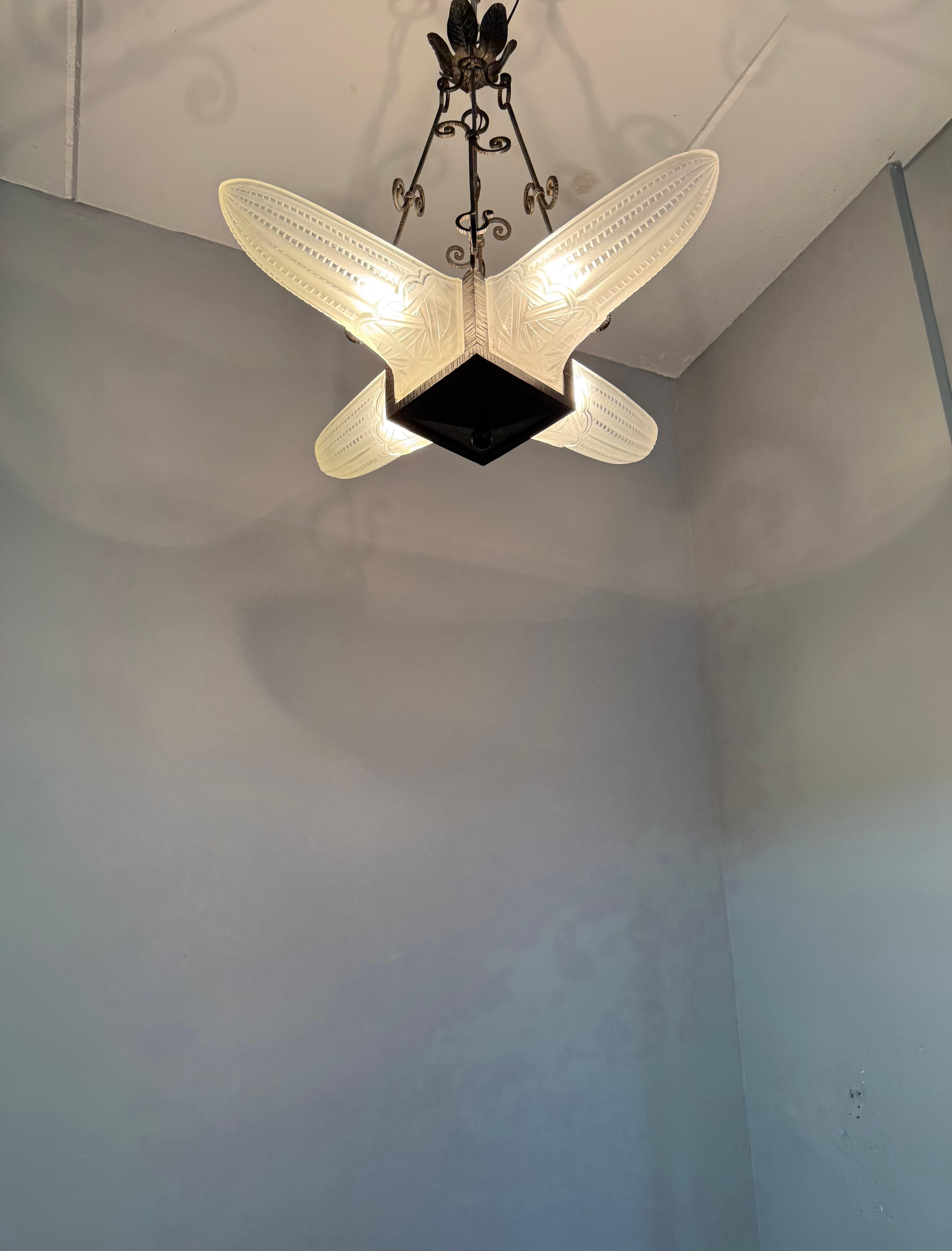 Stunning Geometrical French Art Deco Glass & Wrought iron Pendant / Chandelier For Sale 15