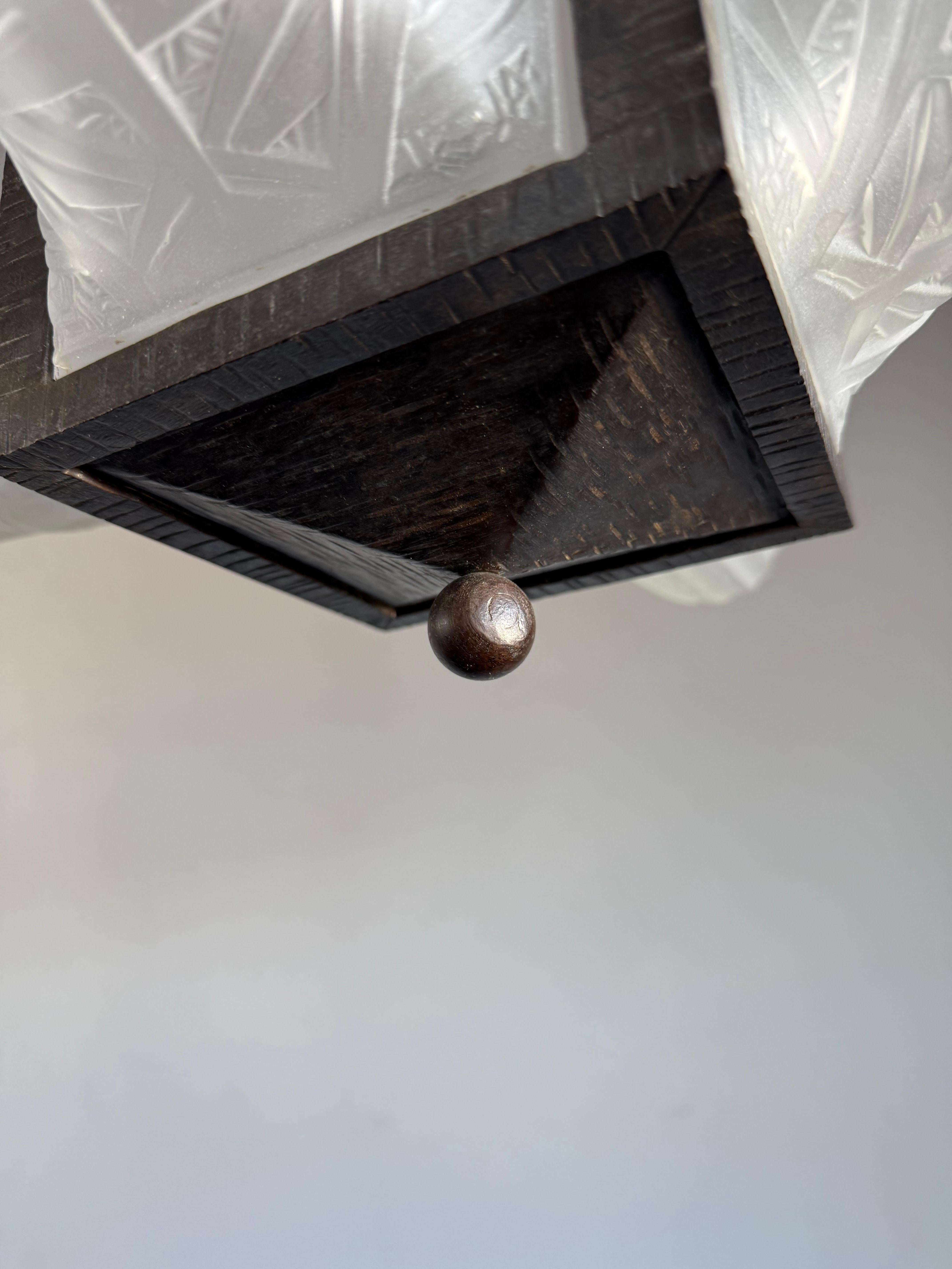 Stunning Geometrical French Art Deco Glass & Wrought iron Pendant / Chandelier For Sale 4