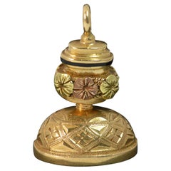 Antique Stunning Georgian 15 Carat Gold Enamel and Intaglio Agate Seal Pendant
