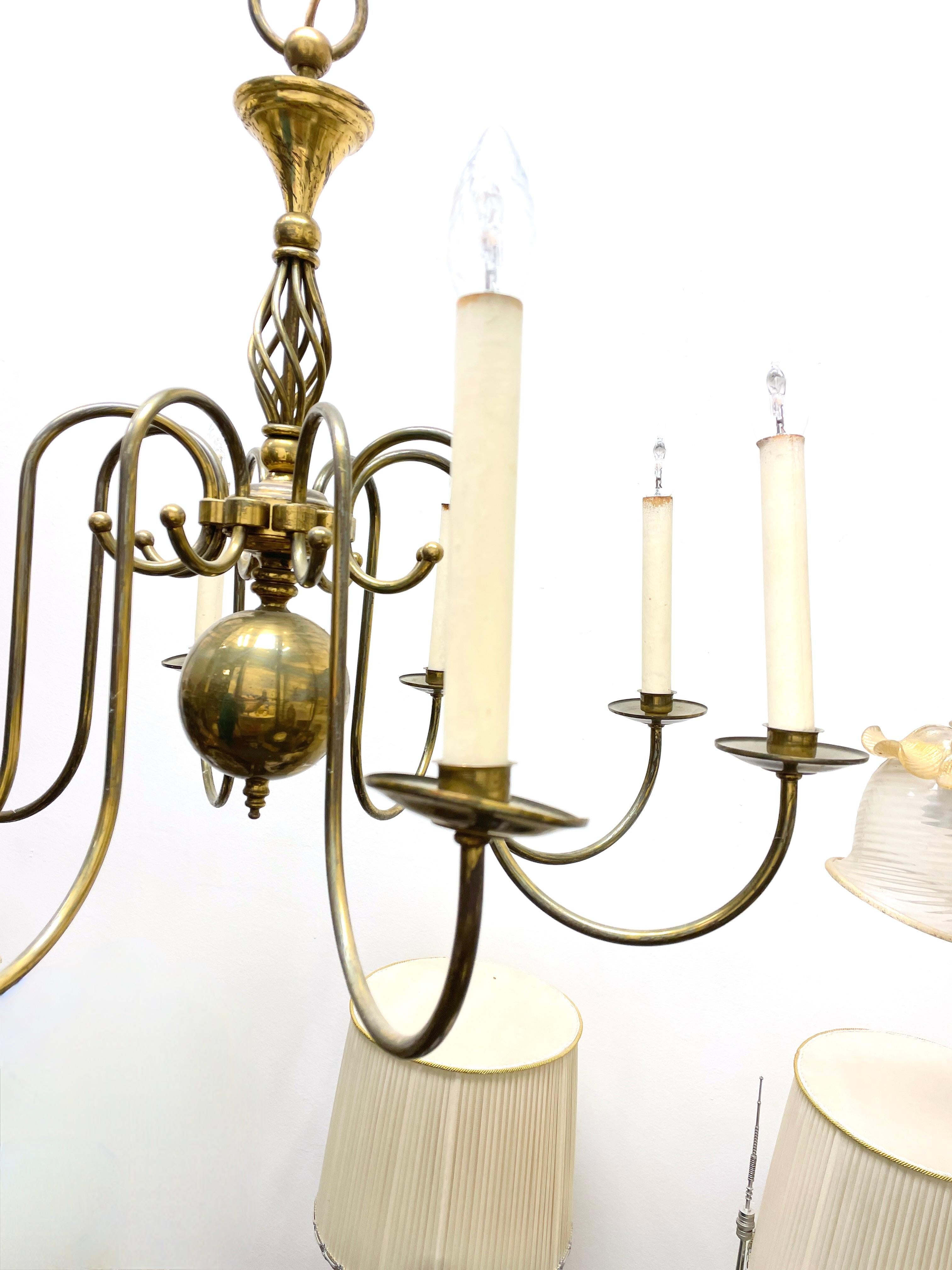 Atemberaubender georgianischer Stil Flemish Brass Metal 8 Light Chandelier, Belgien, 1930er Jahre im Angebot 3