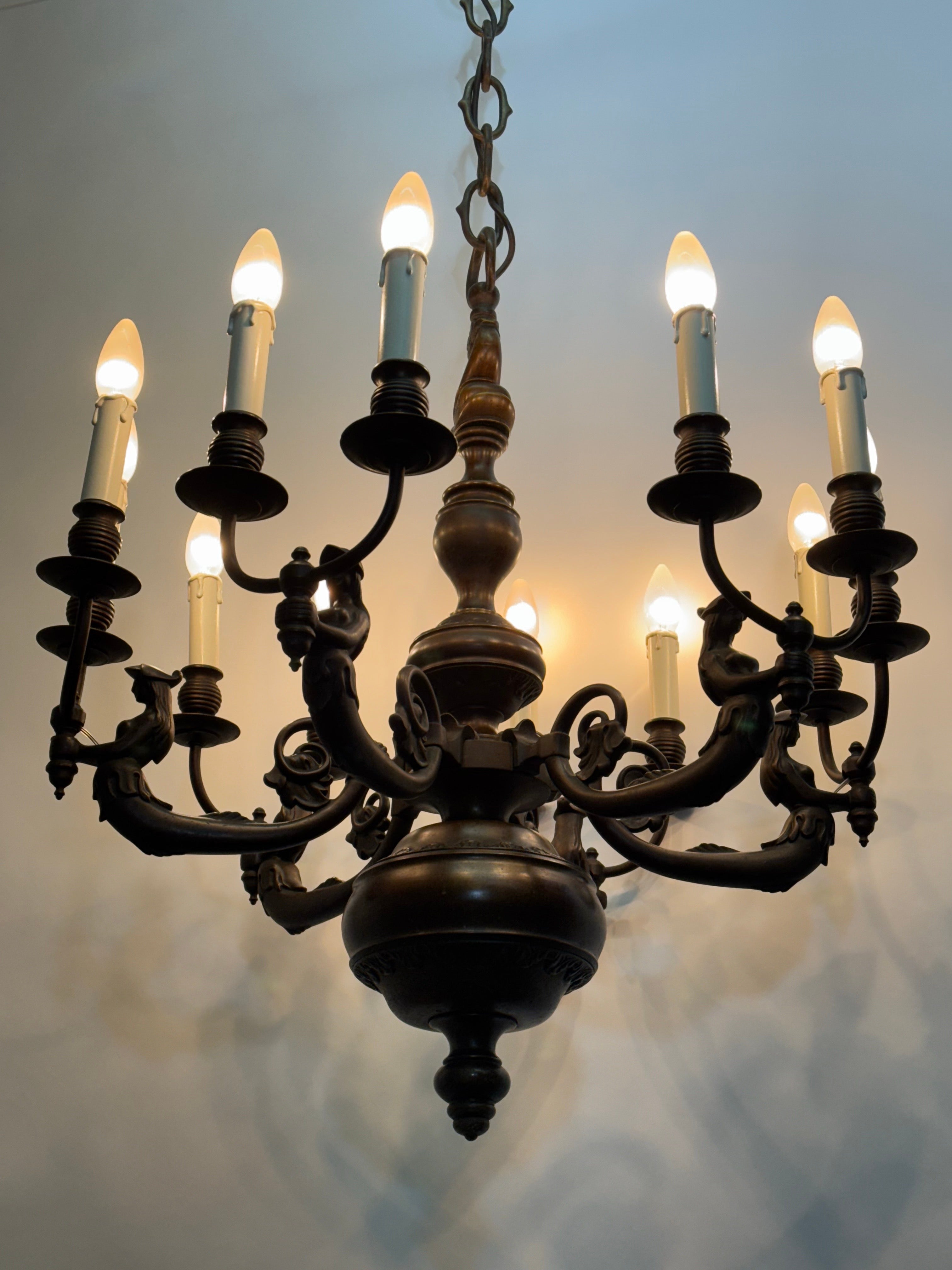 Stupendo lampadario tedesco in bronzo massiccio a forma di sirene con motivo di pesce, anni '20 in vendita 6