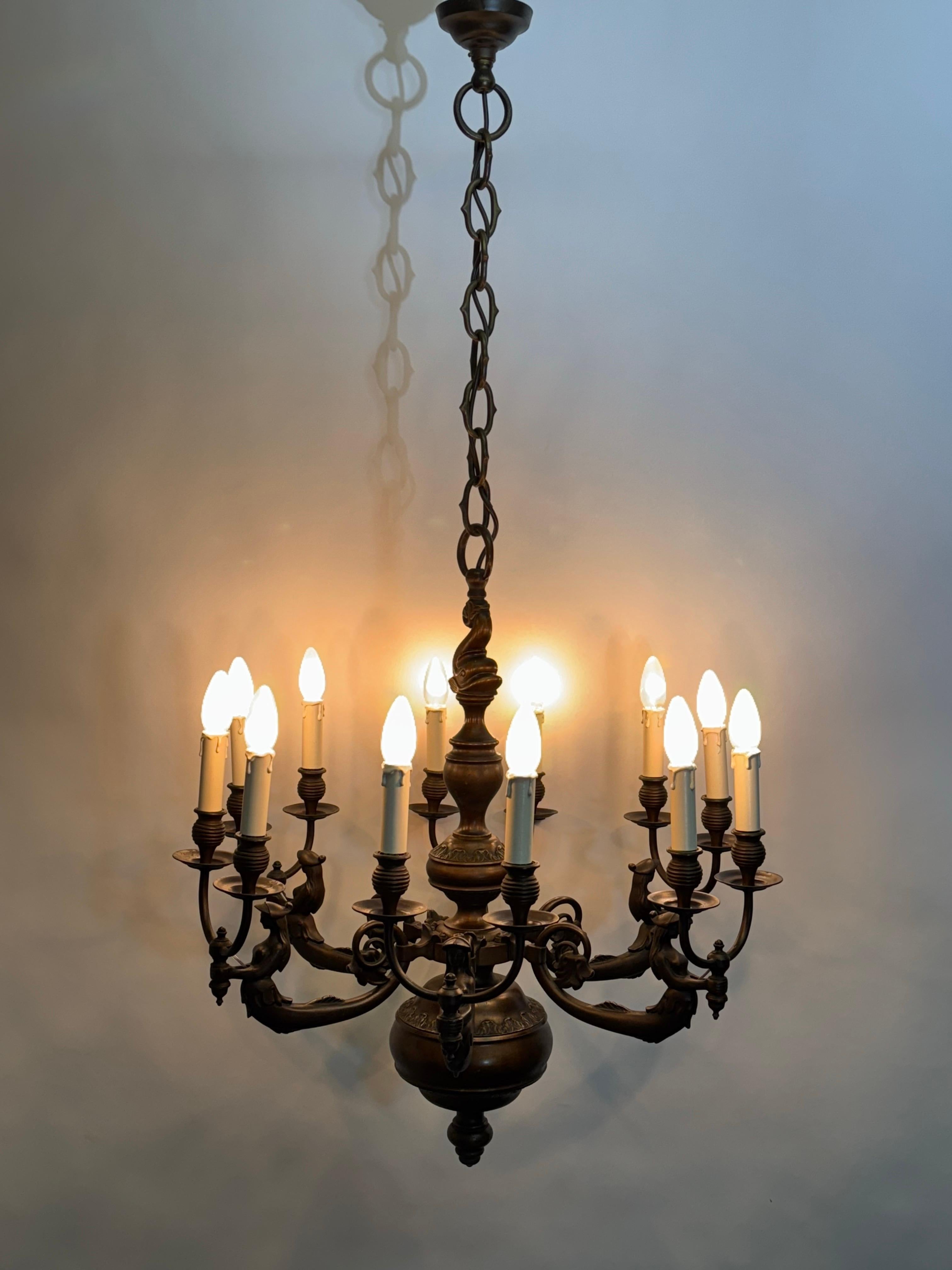 Stupendo lampadario tedesco in bronzo massiccio a forma di sirene con motivo di pesce, anni '20 in vendita 9