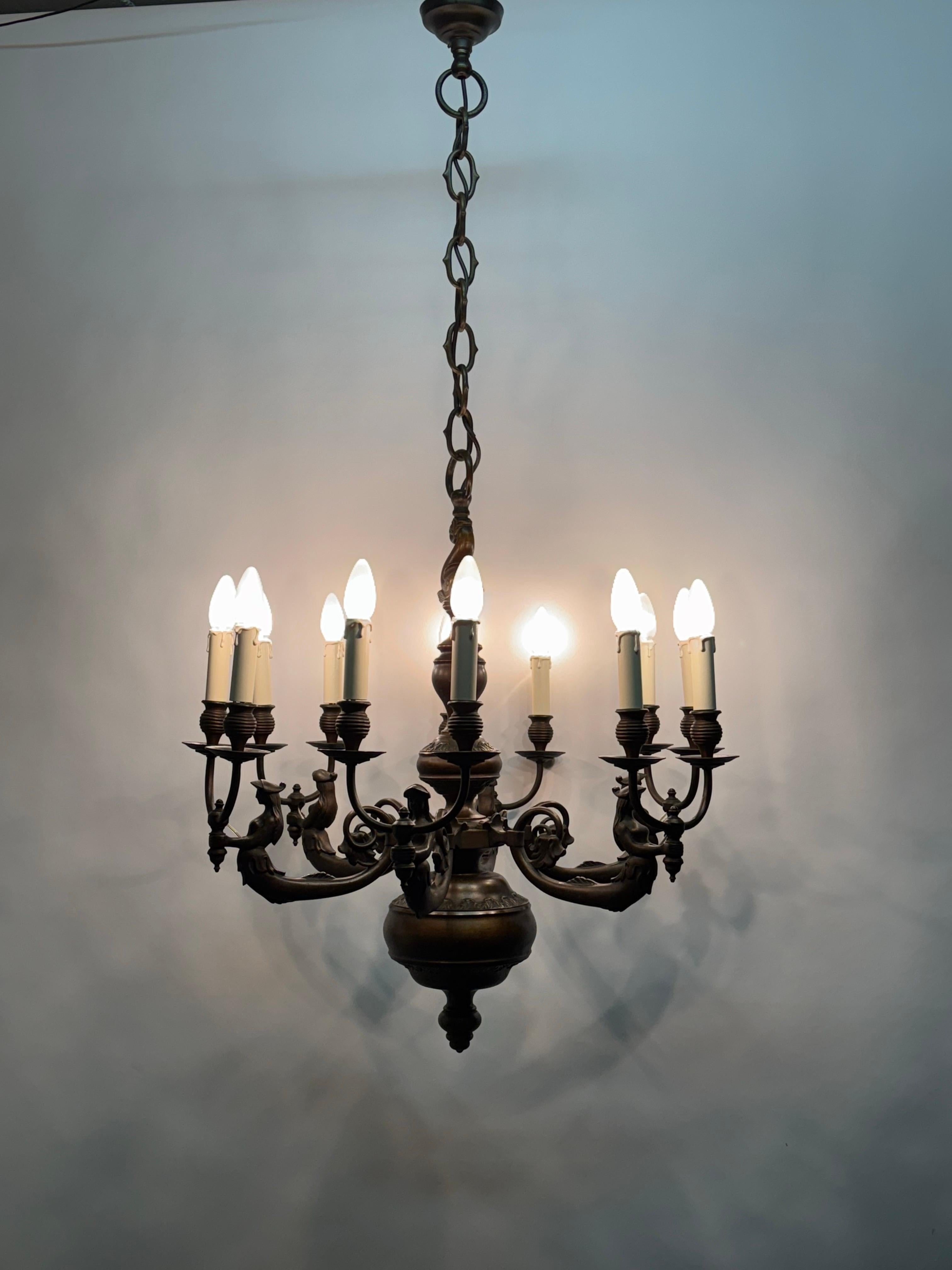 Stupendo lampadario tedesco in bronzo massiccio a forma di sirene con motivo di pesce, anni '20 in vendita 11