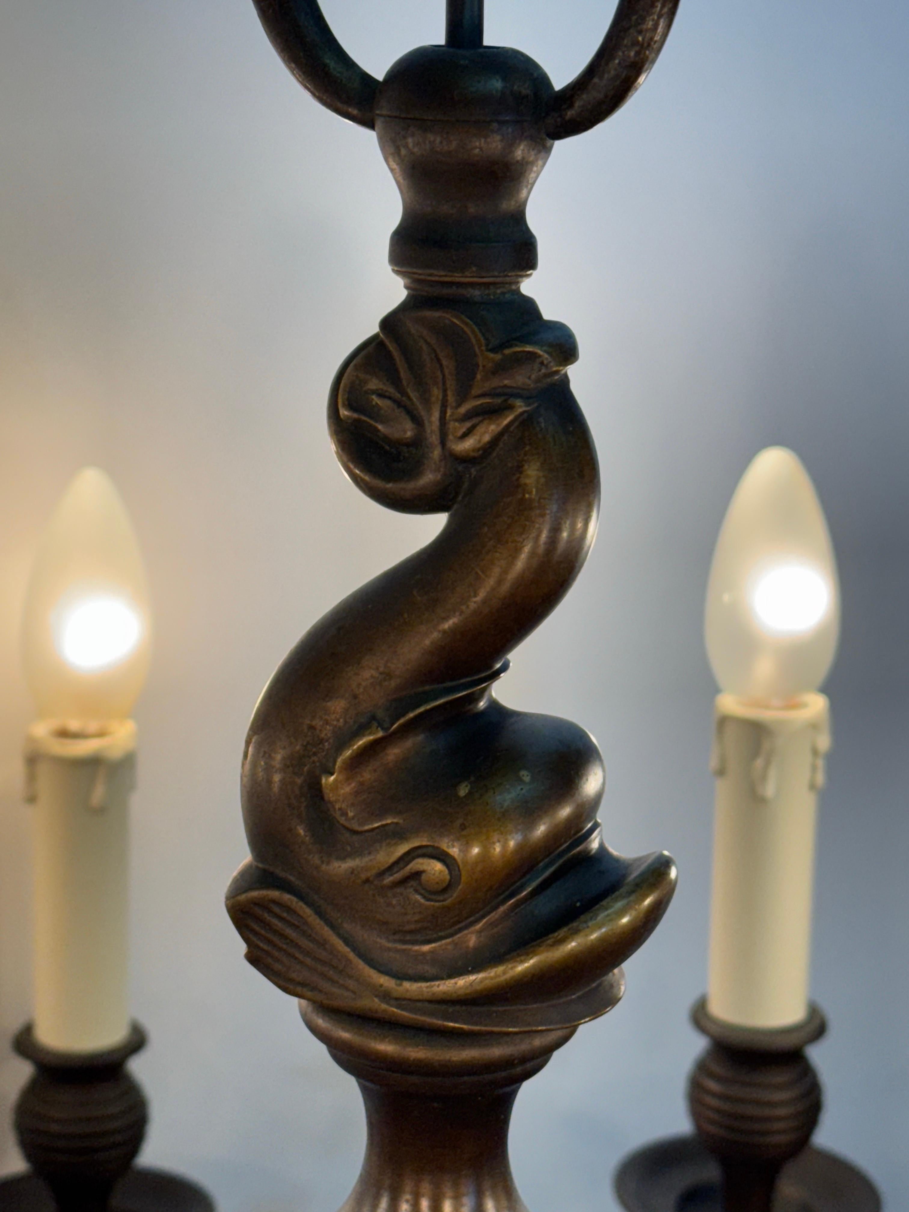 Art Nouveau Stupendo lampadario tedesco in bronzo massiccio a forma di sirene con motivo di pesce, anni '20 in vendita