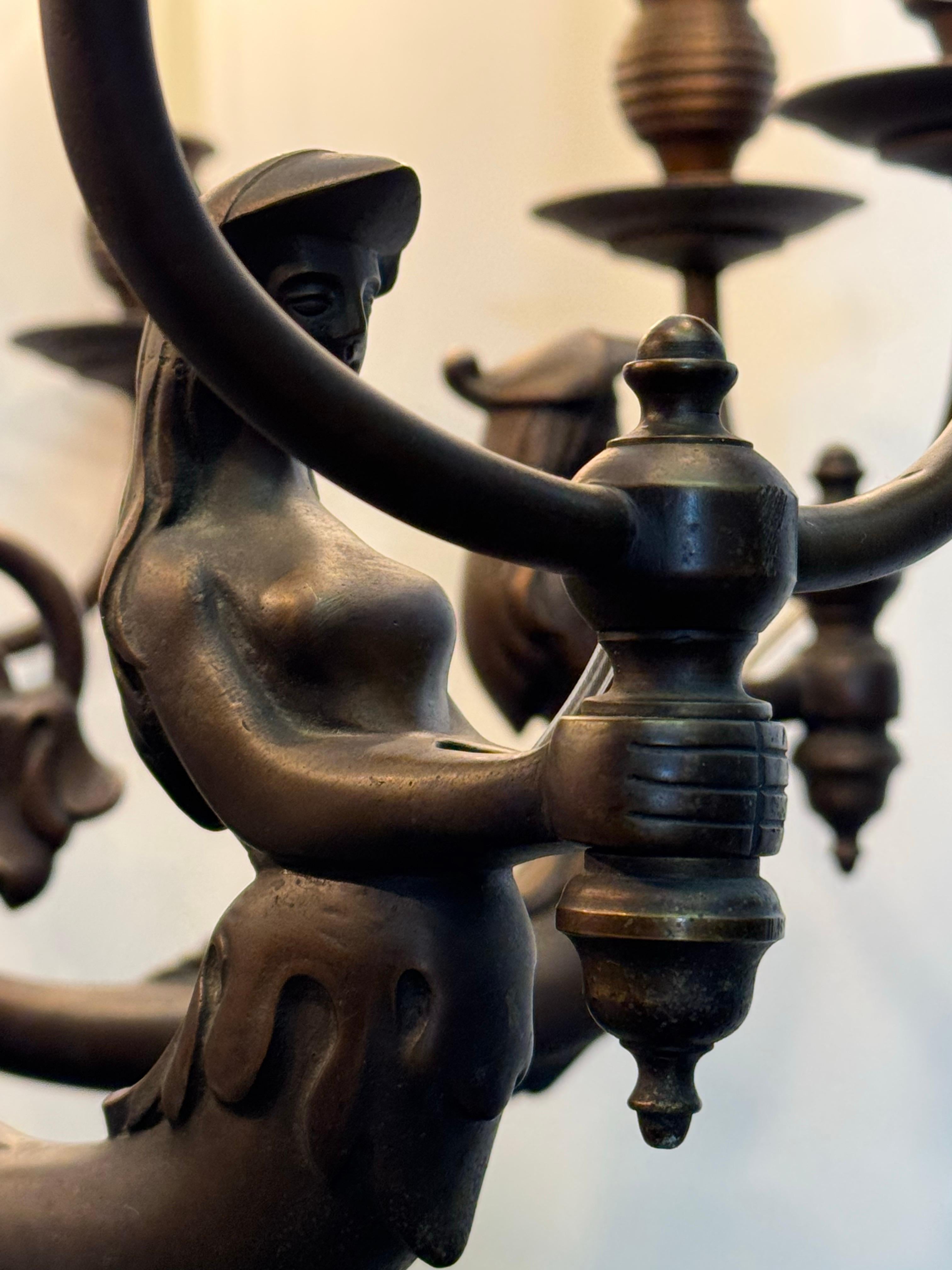Stupendo lampadario tedesco in bronzo massiccio a forma di sirene con motivo di pesce, anni '20 in vendita 1