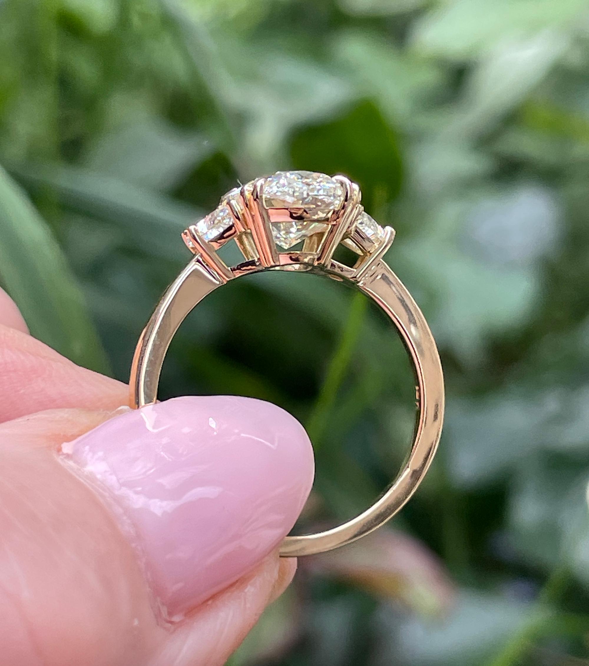 Stunning GIA 3.50ct Vintage OVAL DIAMOND Engagement Wedding 3 stone 18KYG Ring 2