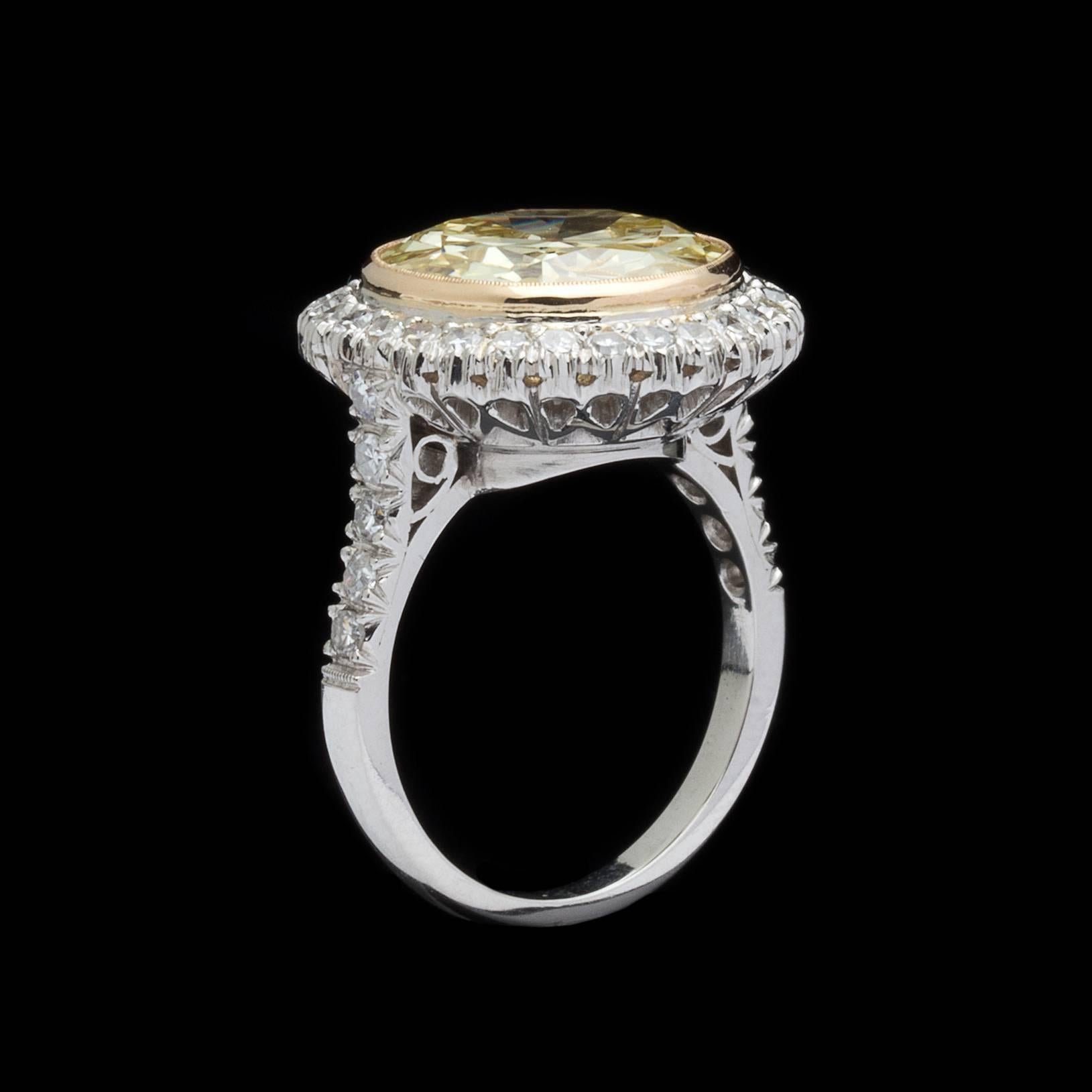 Round Cut Stunning GIA 6.18 Carat Fancy Light Yellow Diamond Ring