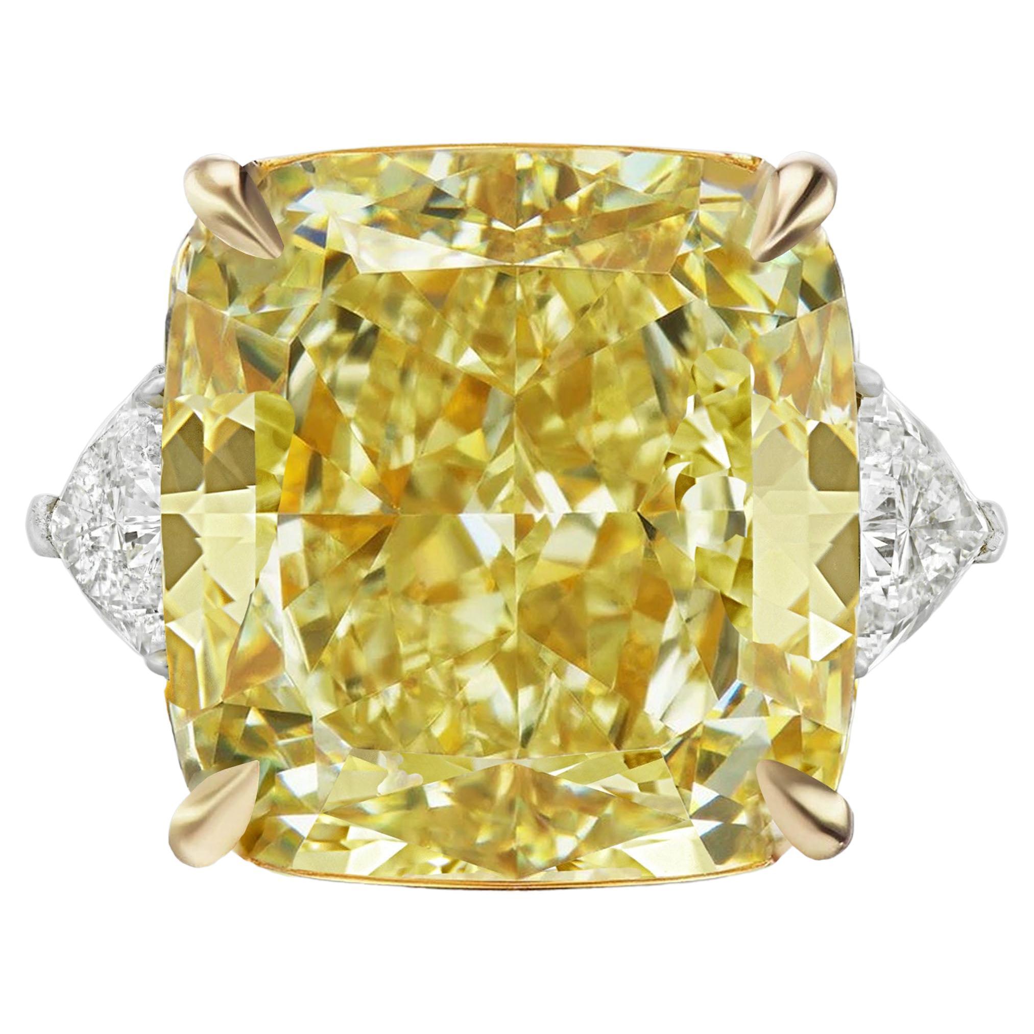 STUNNING GIA Certified 15 Carat Fancy Intense Yellow Radiant Diamond Ring VS2 For Sale