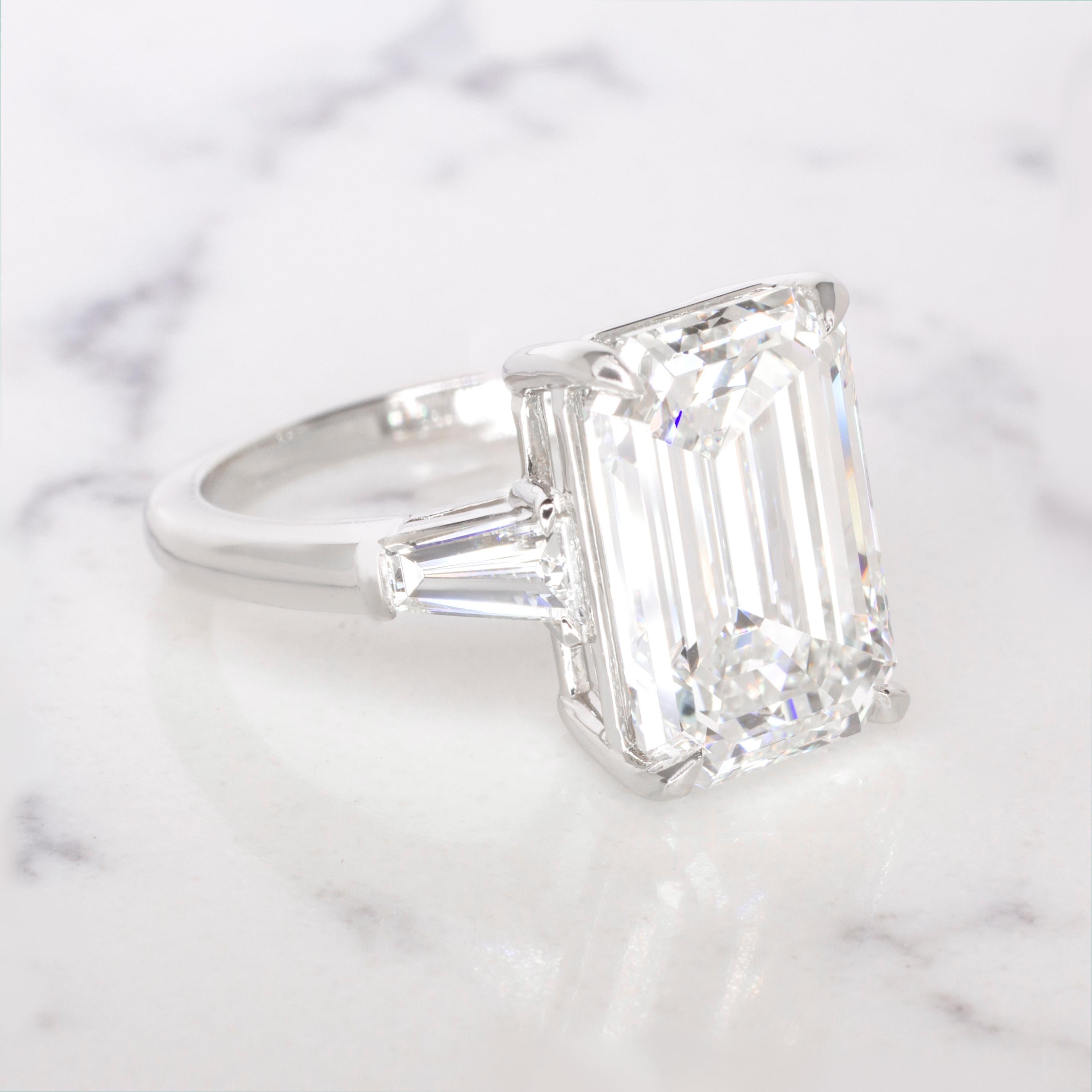 Modern Stunning GIA Certified 5 Carat F Color VVS1 Emerald Cut Diamond Ring For Sale