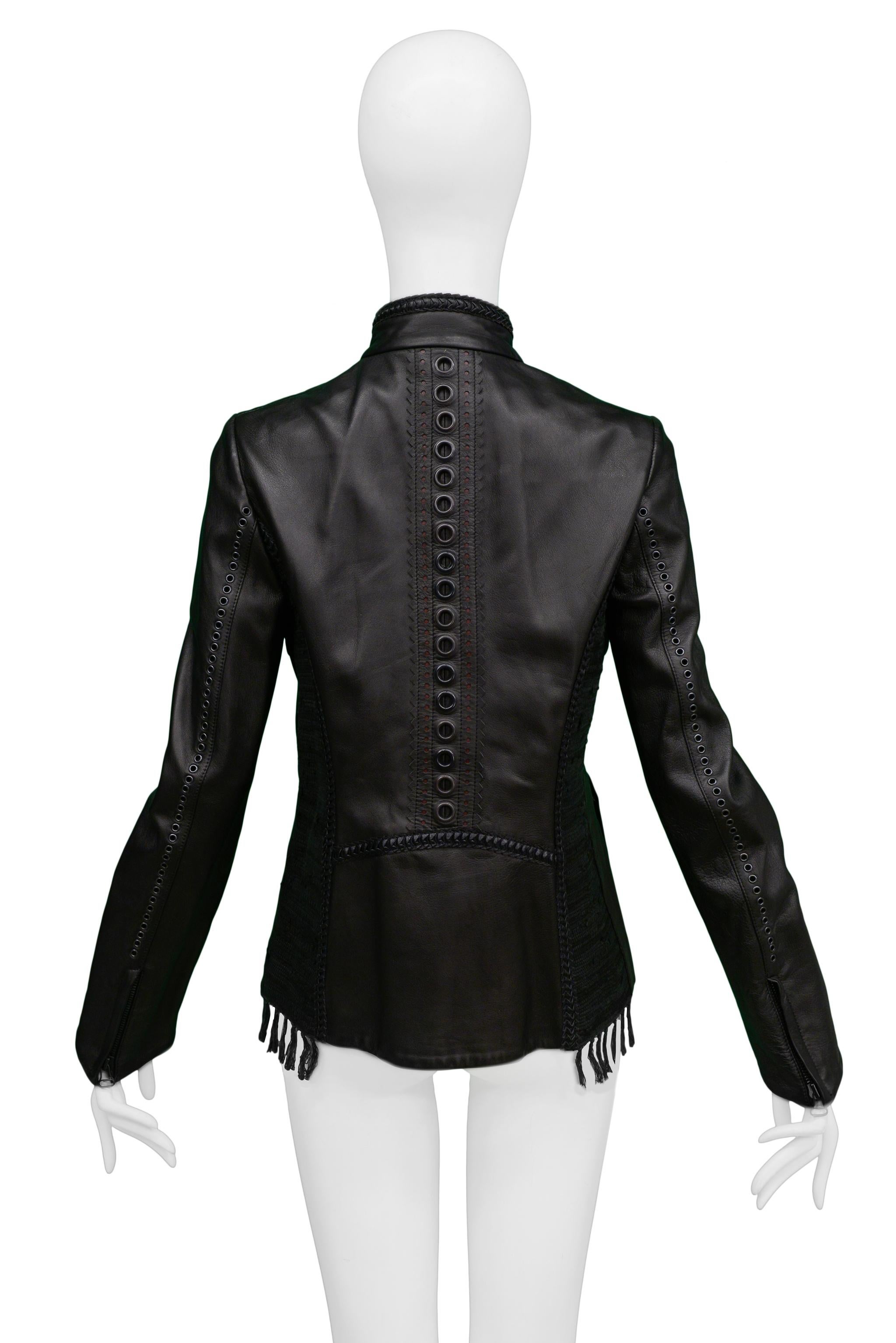 Superbe veste en cuir noir de Gianfranco Ferre pour moto avec bordure en fourrure en vente 2