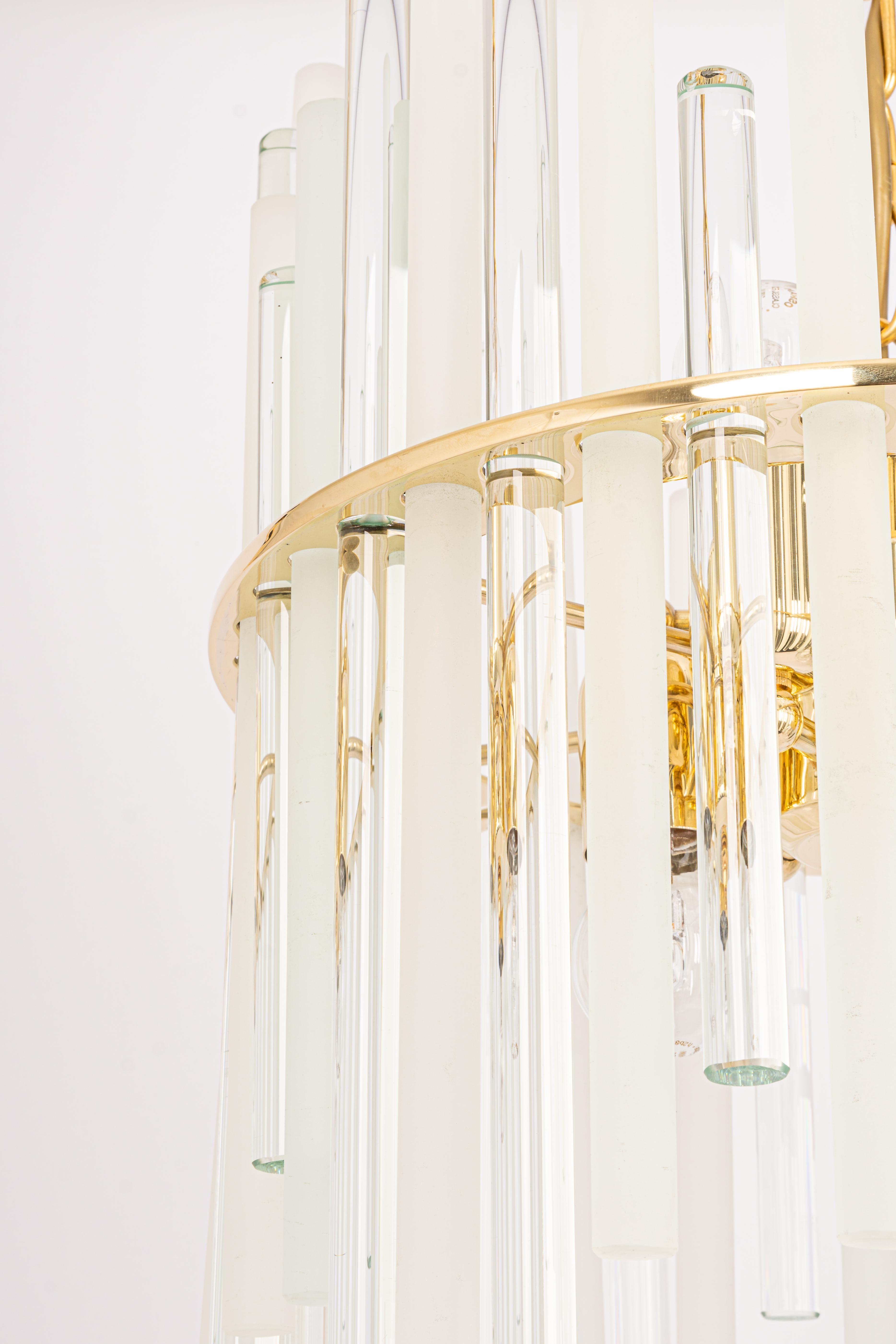 Stunning Gilt Brass and Crystal Glass Rods Chandelier by C.Palme, Germany, 1970s In Good Condition For Sale In Aachen, NRW