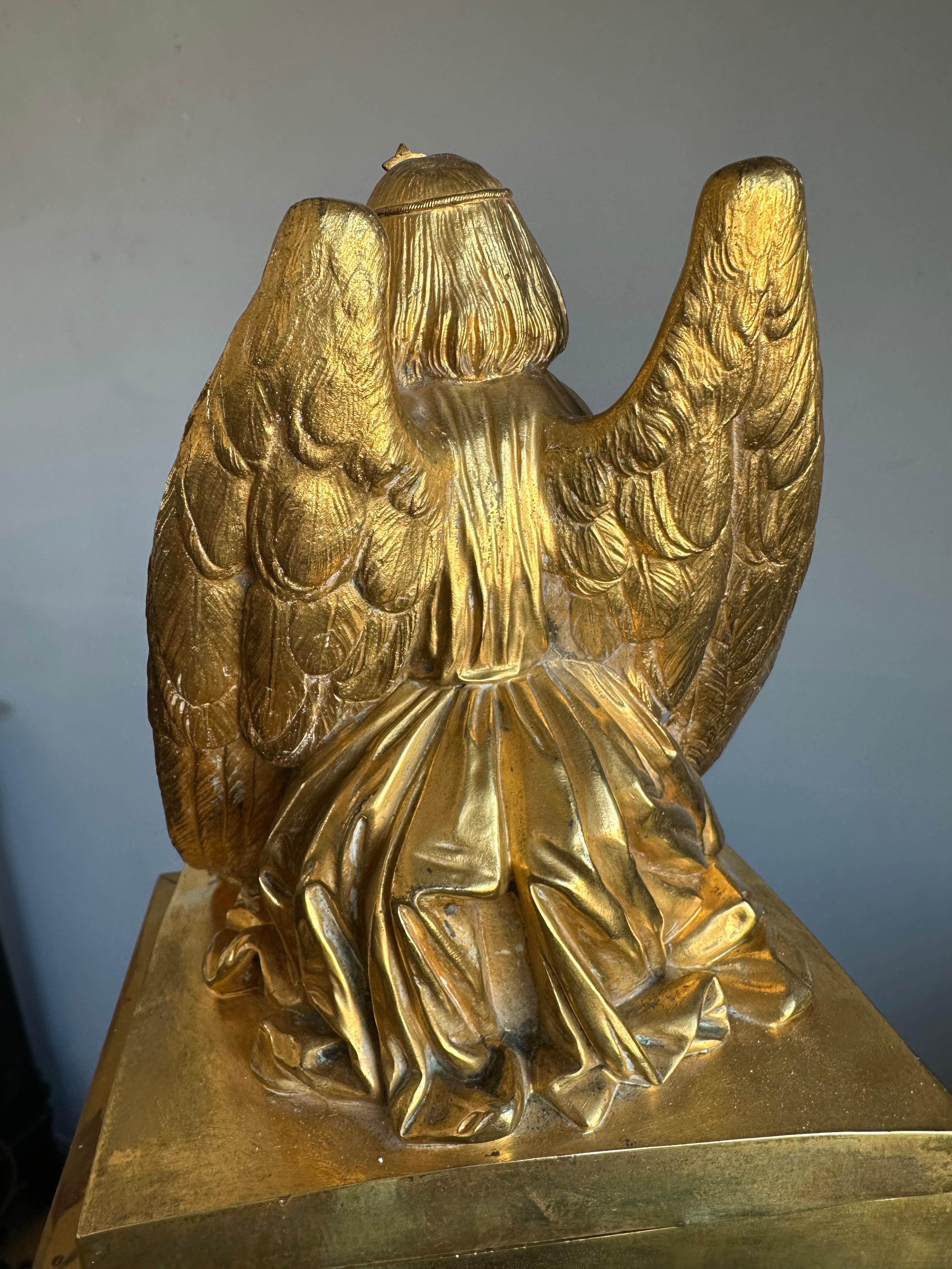 Gilt Bronze Gothic Revival Table Clock w. Earth Angel Sculpture by Devaulx Paris In Good Condition For Sale In Lisse, NL