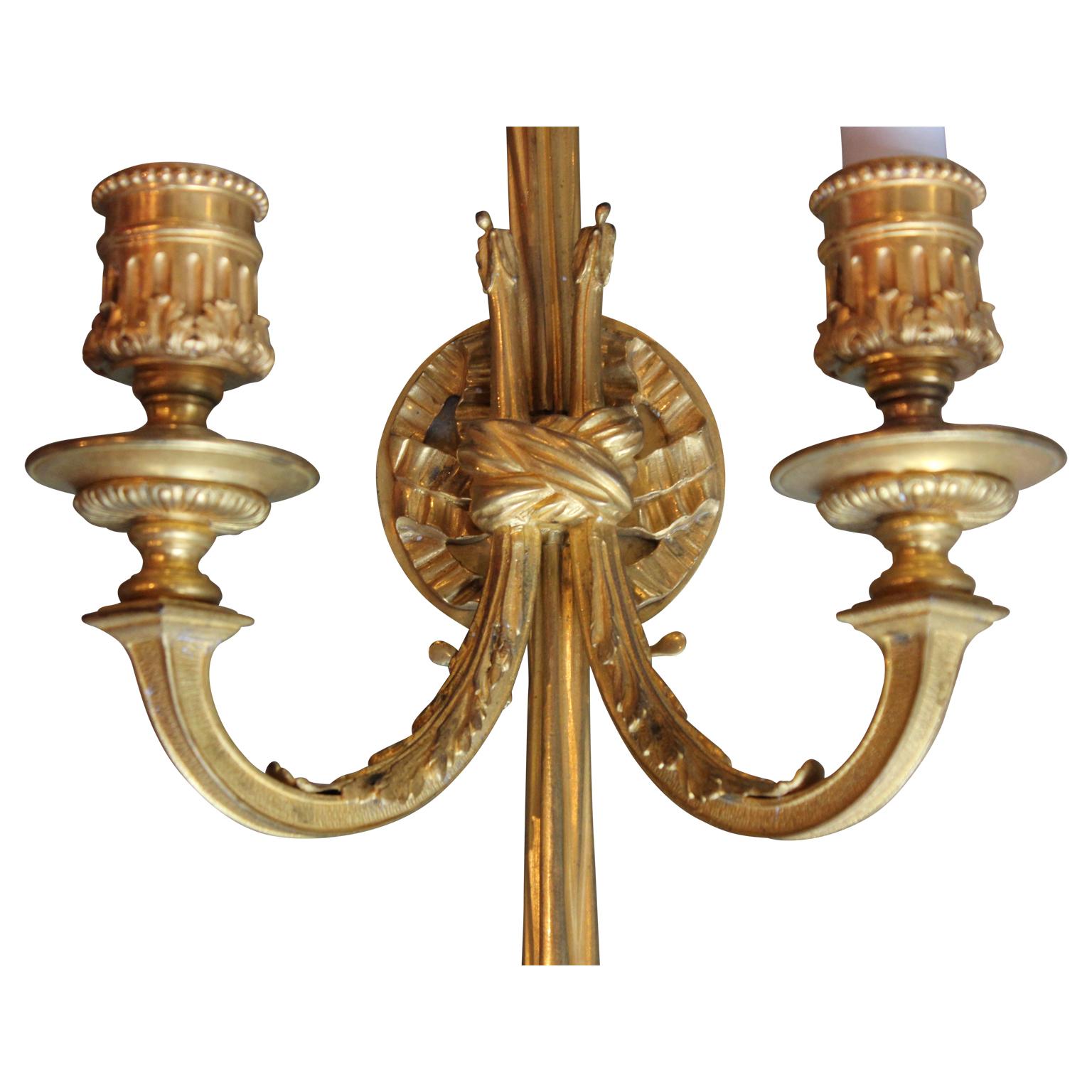 Stunning Gilt French Regency Swag Wall Sconces 'Pair' In Excellent Condition In Houston, TX