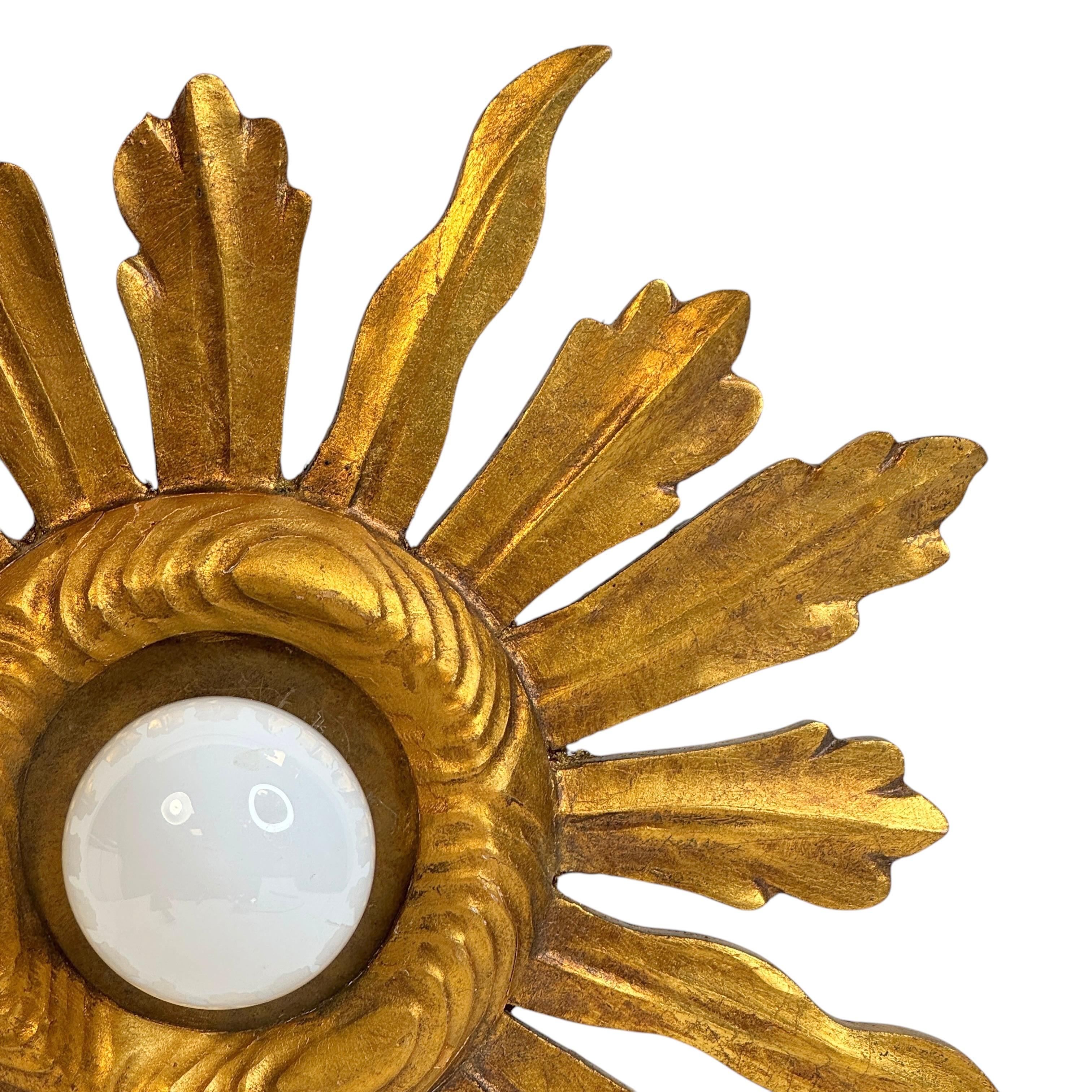 Superbe applique ou plafonnier encastré en bois doré à étoiles en forme de soleil Lights en vente 2
