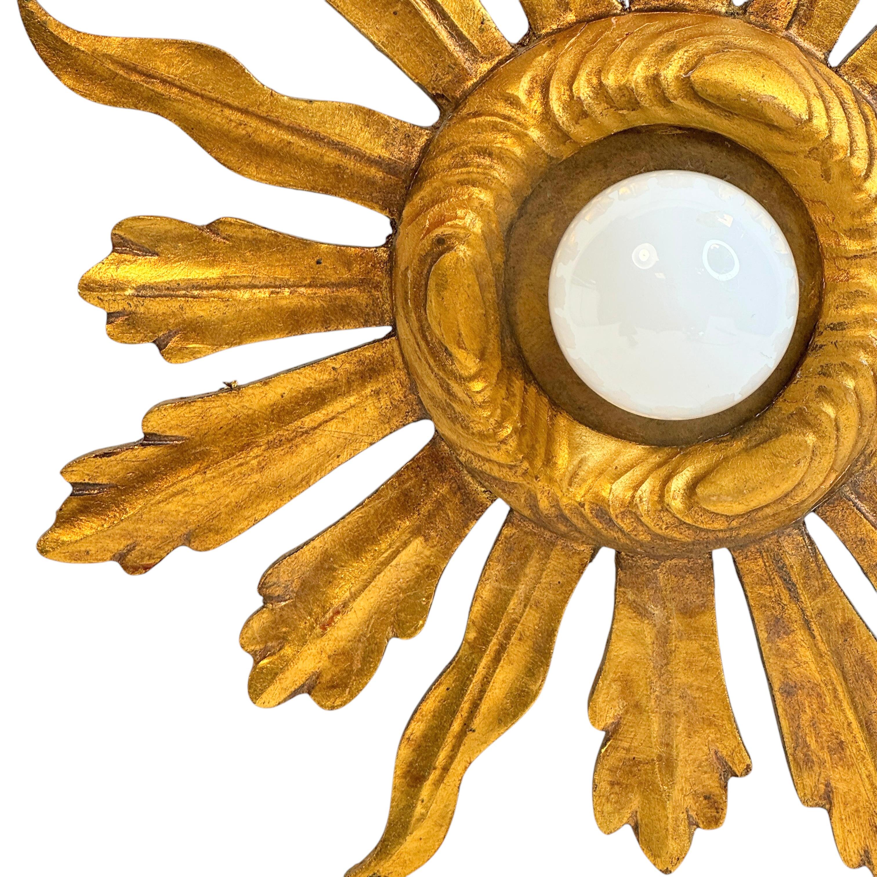 Superbe applique ou plafonnier encastré en bois doré à étoiles en forme de soleil Lights en vente 4