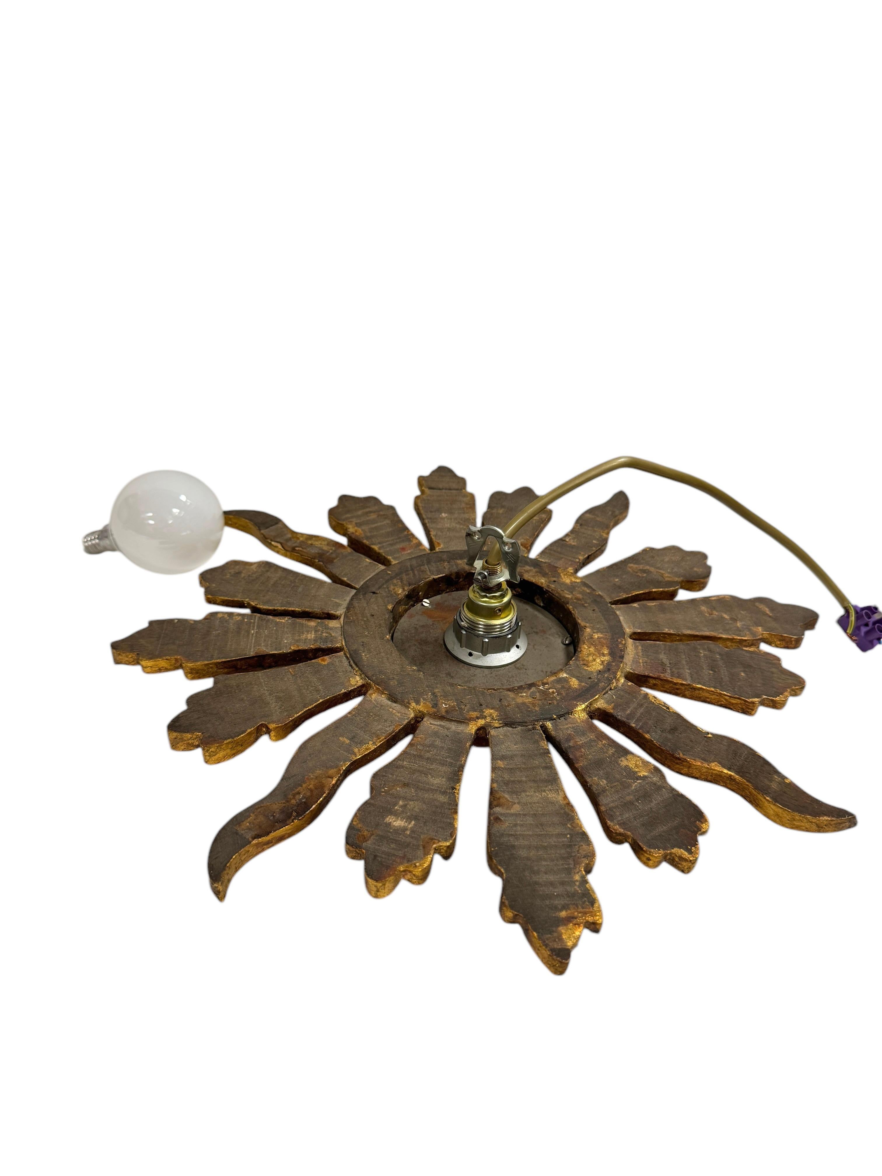 Superbe applique ou plafonnier encastré en bois doré à étoiles en forme de soleil Lights en vente 9