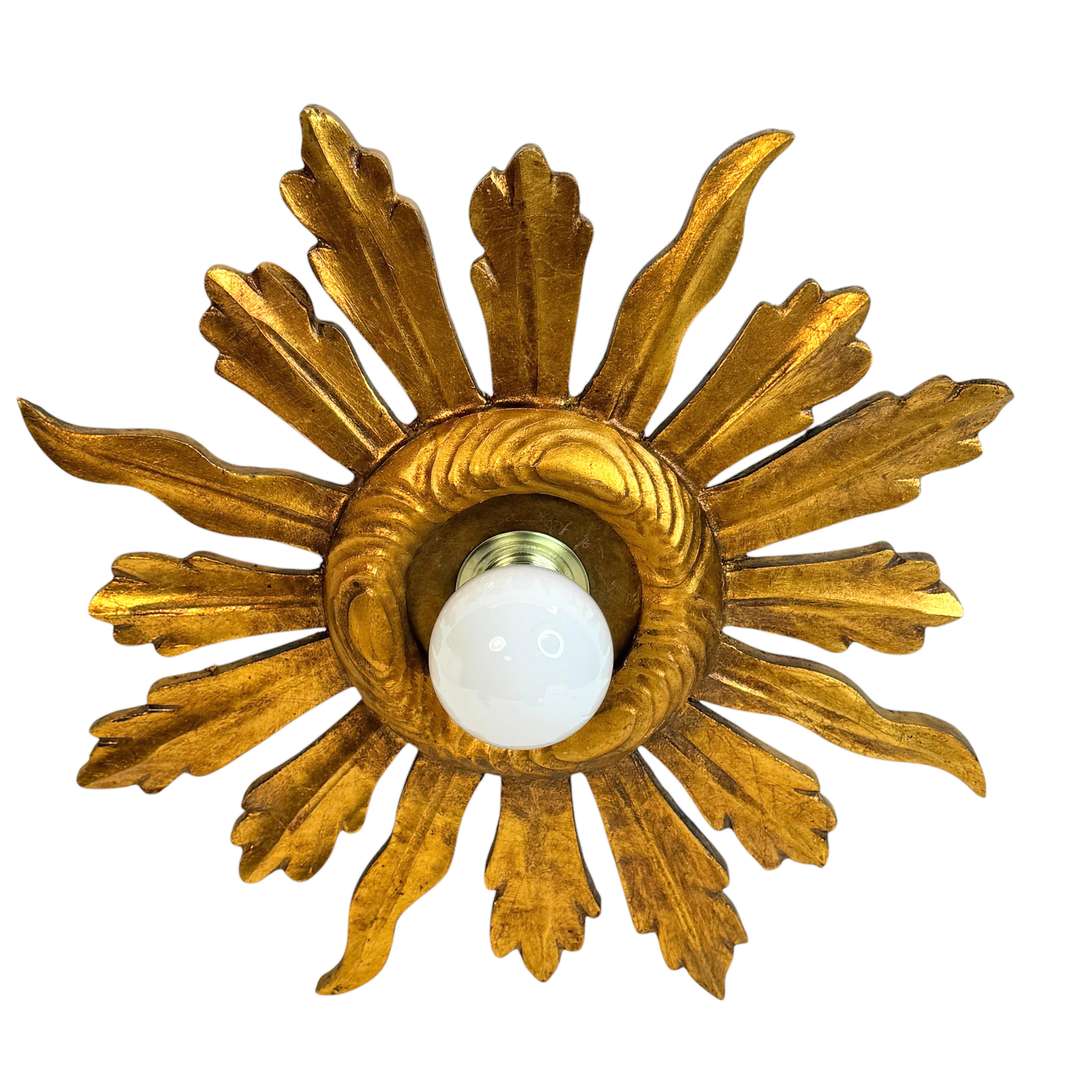 Métal Superbe applique ou plafonnier encastré en bois doré à étoiles en forme de soleil Lights en vente