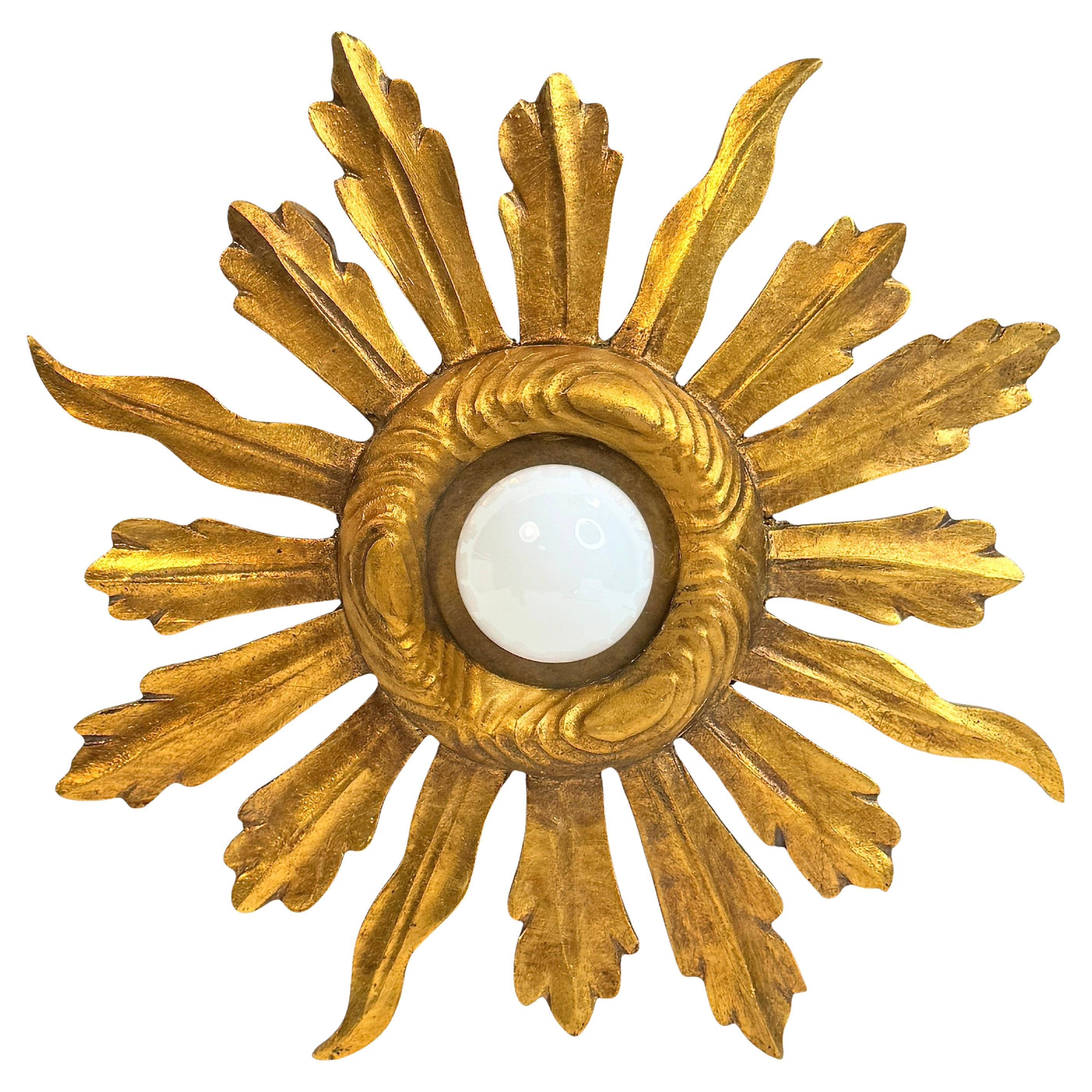 Atemberaubende vergoldete Wood Starburst Sunburst Sconce oder Flush Mount Deckenleuchte 1960s