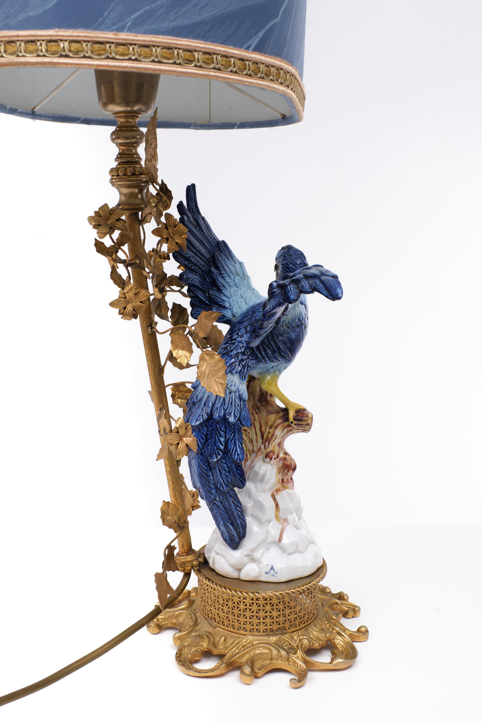 Late 20th Century Stunning Giulia Mangani - Italian Tole lamp with exotic Bird - Sèvres  porcelain For Sale