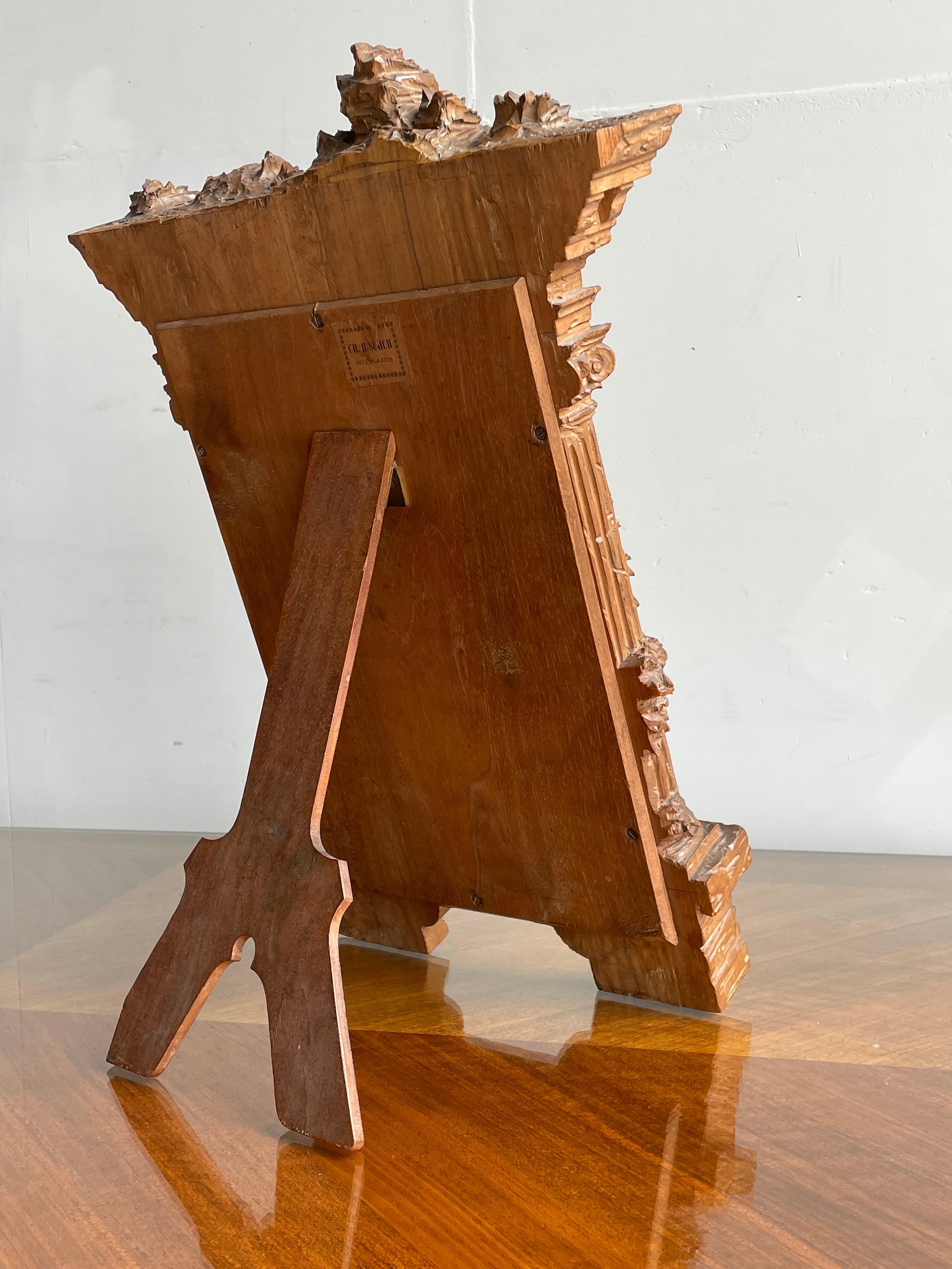Superbe cadre photo de table Grand Tour en bois de noyer sculpté à la main, motif de ruine de temple en vente 3