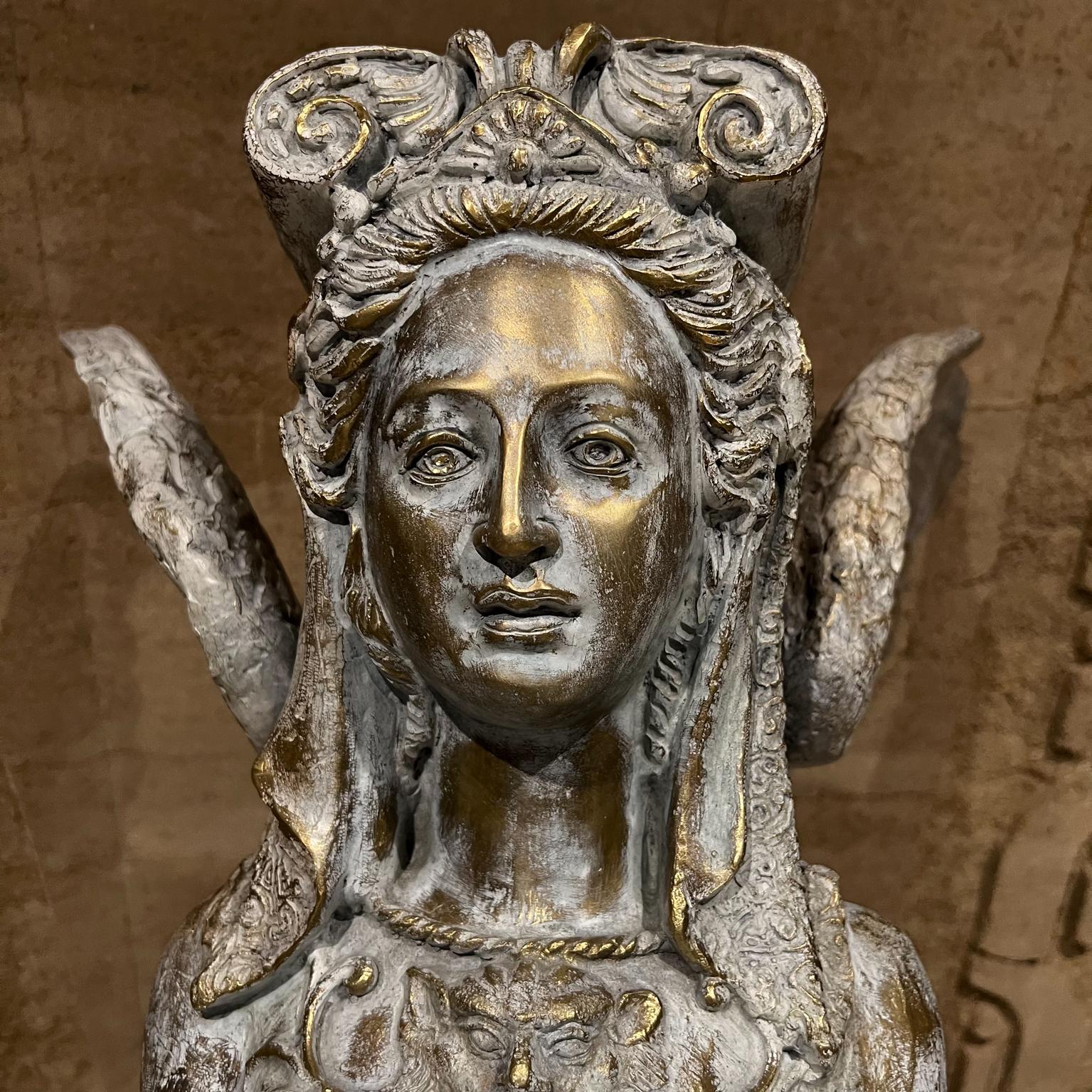 Atemberaubende griechische Sphinx weiße Skulptur weiblich Bronze geschmiedet Stahl im Zustand „Gut“ im Angebot in Chula Vista, CA