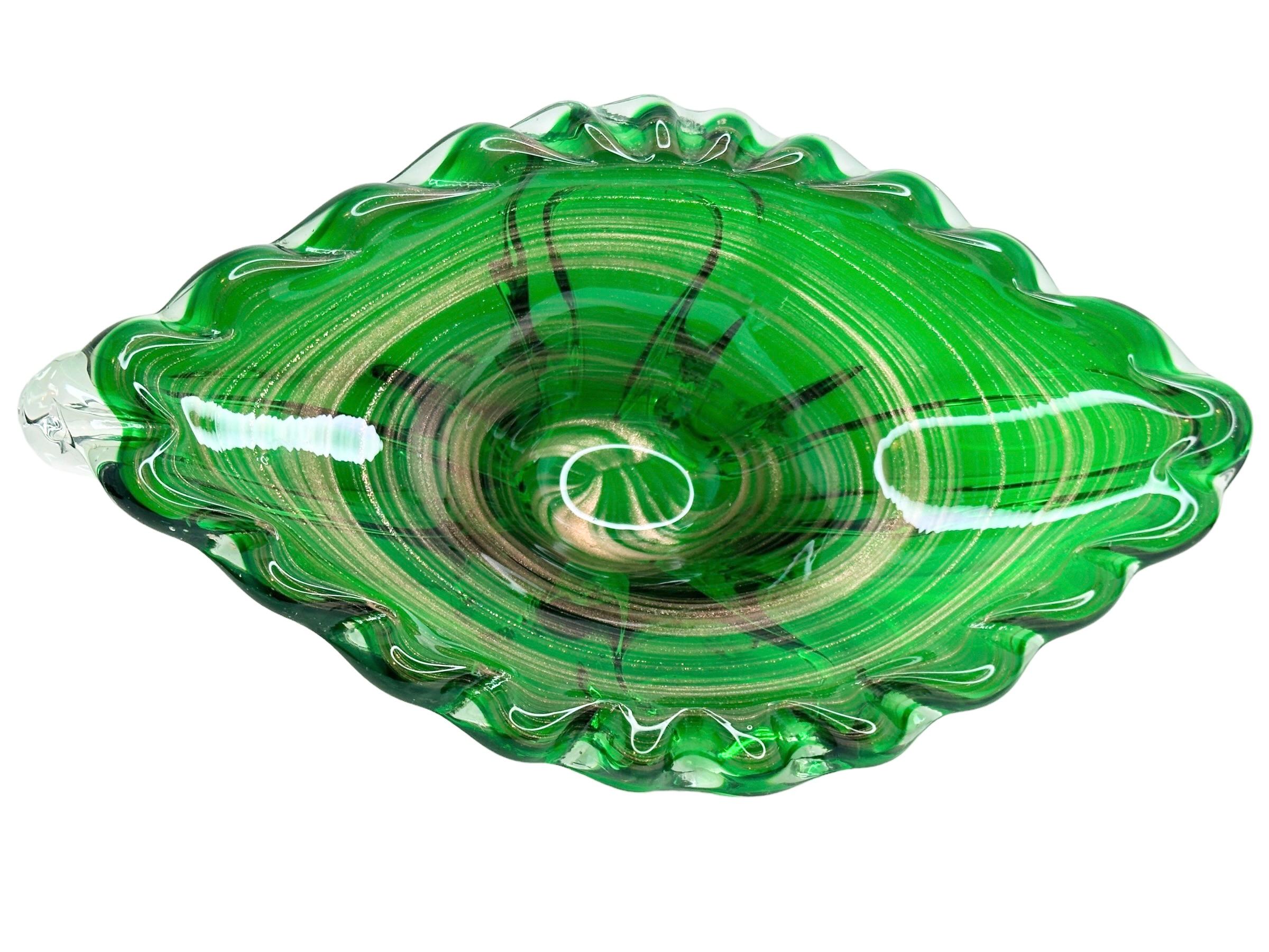 Stunning Green and clear Murano Glass Bowl Centerpiece Vintage, Italy, 1960s In Good Condition For Sale In Nuernberg, DE