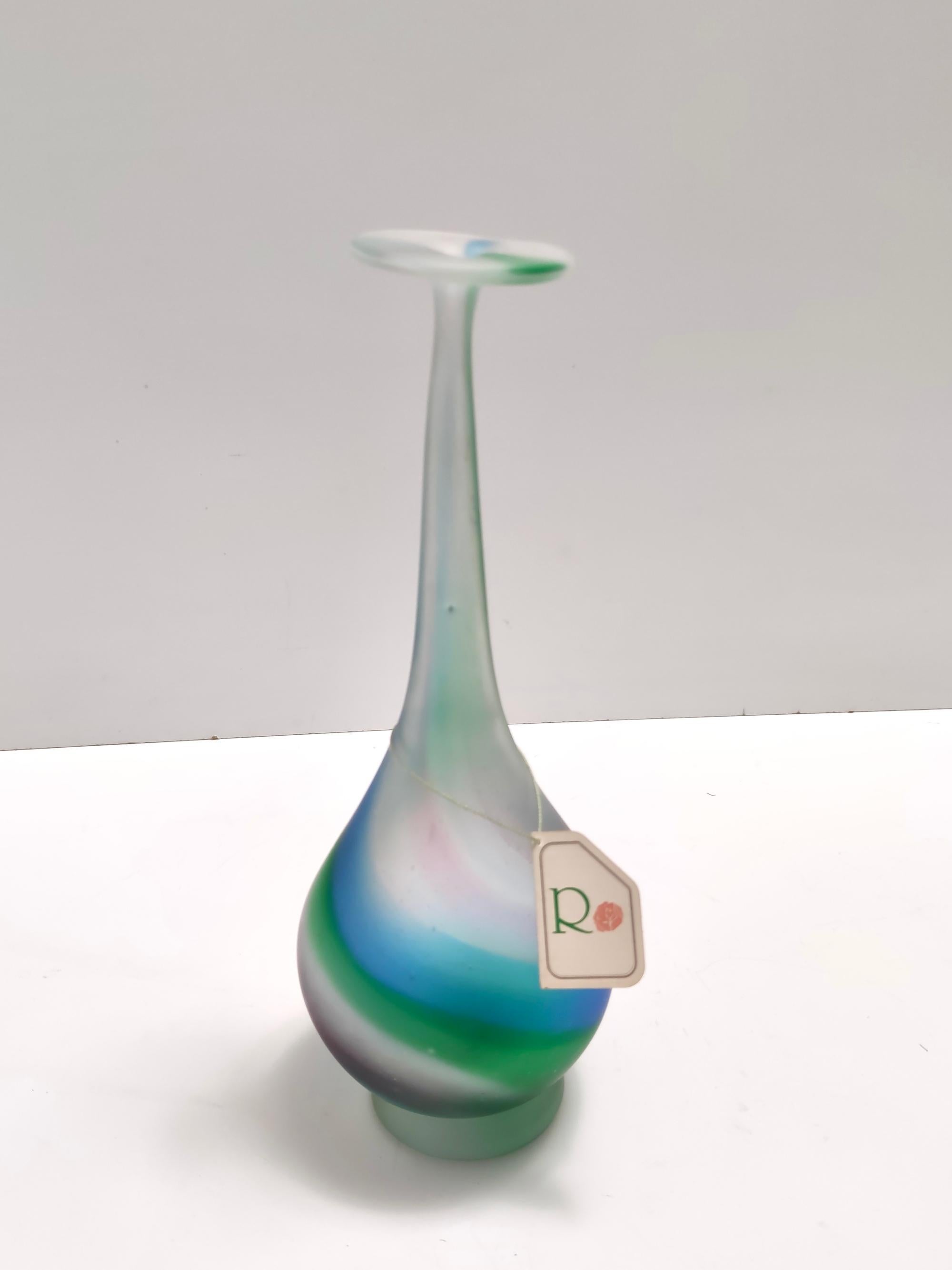 Stunning Green, Blue and Pink Etched Murano Glass Single Flower Vase, Italy In Excellent Condition For Sale In Bresso, Lombardy