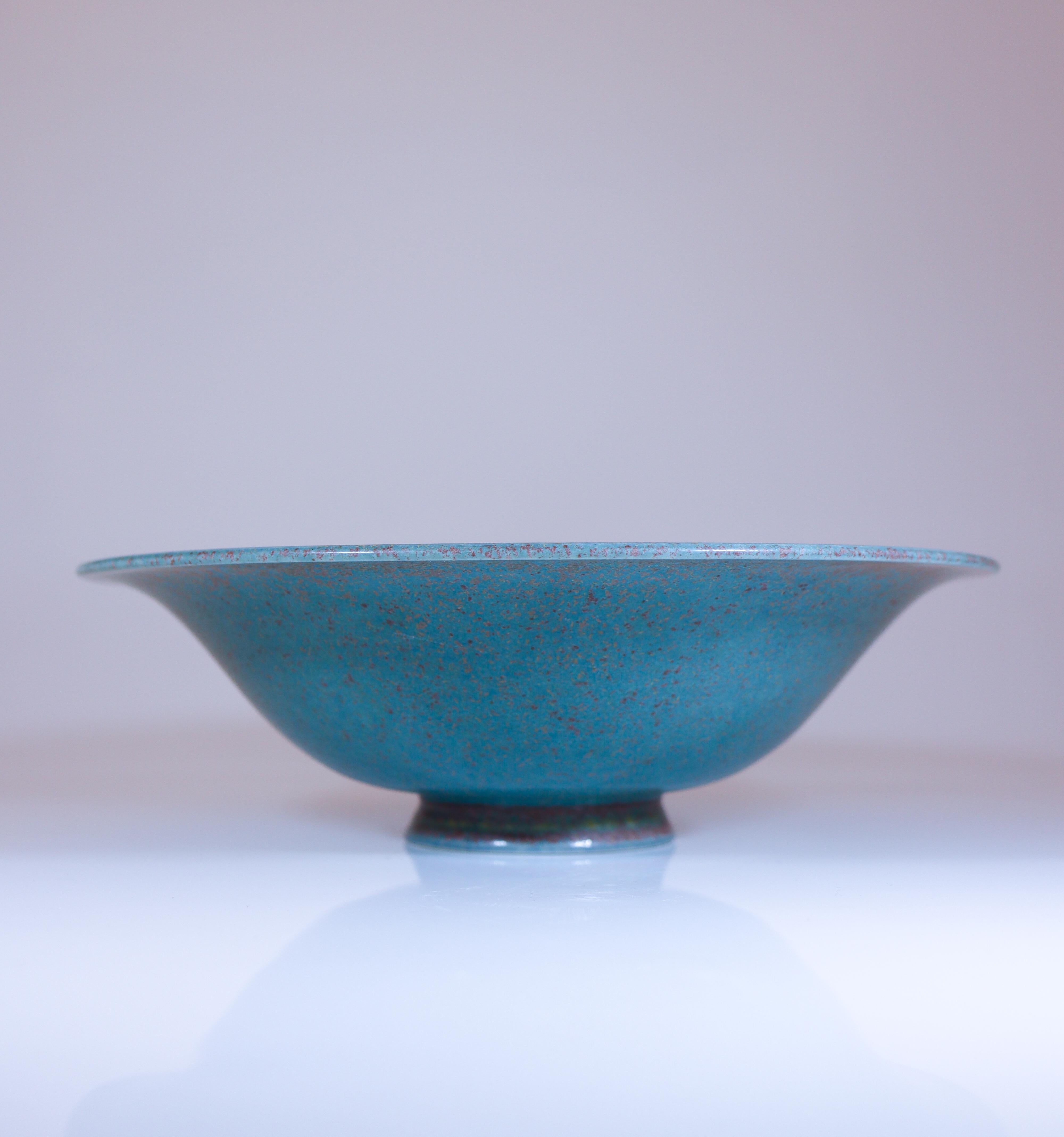 Scandinavian Modern Stunning Green Bowl - Gunnar Nylund - Rörstrand  - Mid 20th Century For Sale