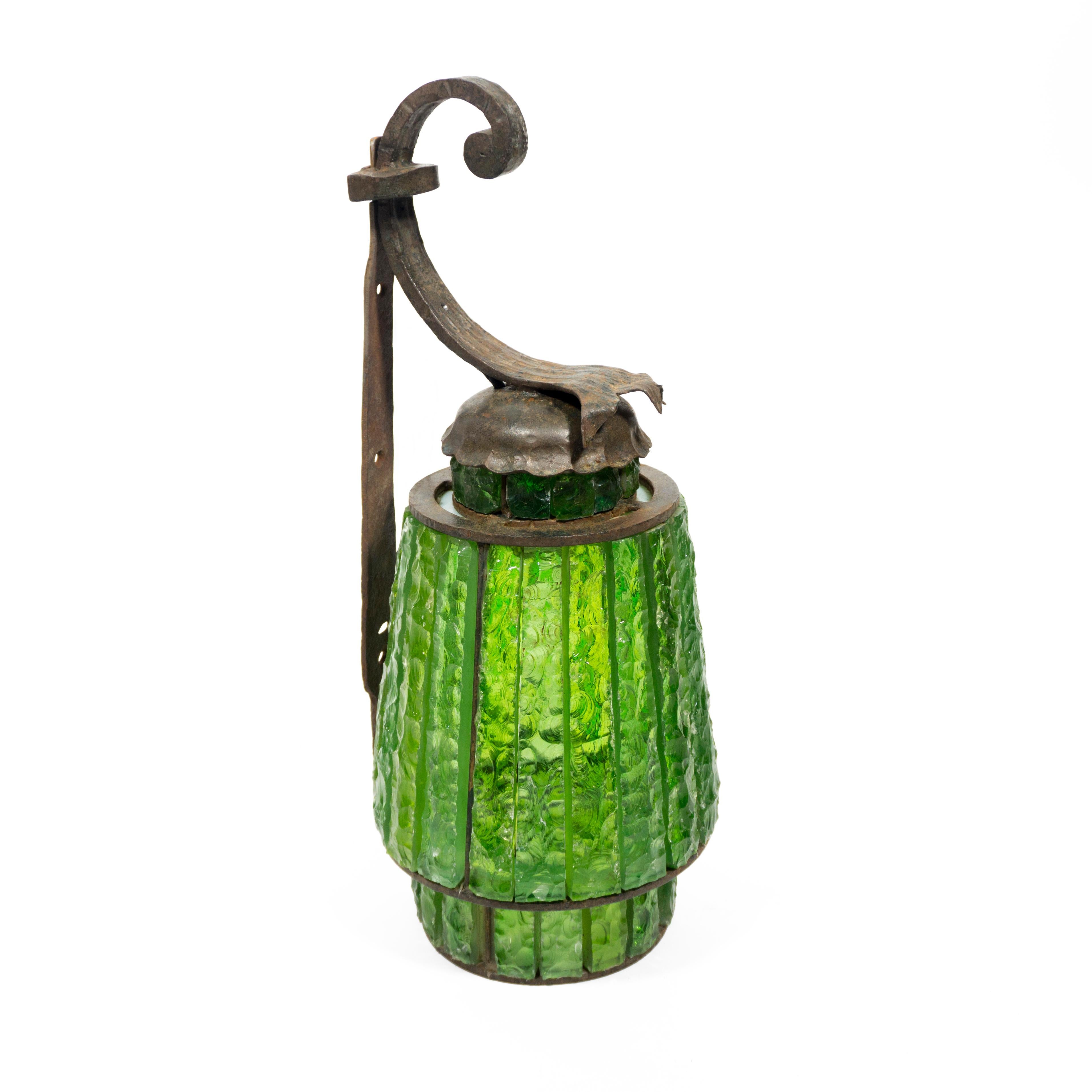 Stunning Green Hammered Glass Wrough Iron Lantern Wall Light Sconce Italy, 1970s In Good Condition For Sale In Regensburg, DE