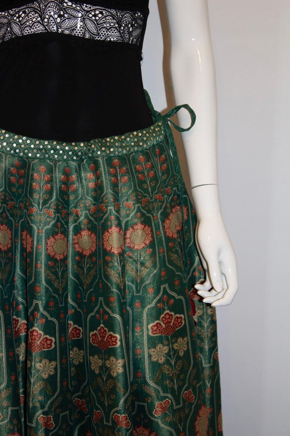 Stunning Green Silk Skirt by Anita Dongre In Good Condition For Sale In London, GB