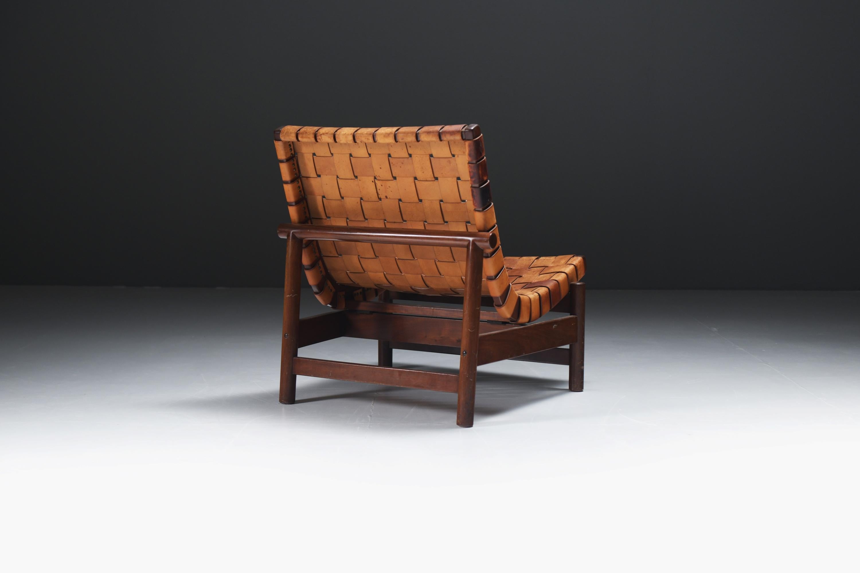 Stunning Guama lounge chair by Gonzalo Cordoba for Dujo Cuba.  A rare find! In Good Condition For Sale In Buggenhout, Oost-Vlaanderen