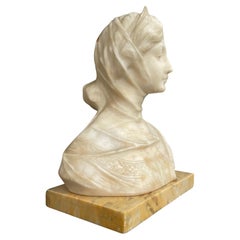 Superbe sculpture ancienne en albâtre sculptée à la main d'une femme sereine par A. Frilli