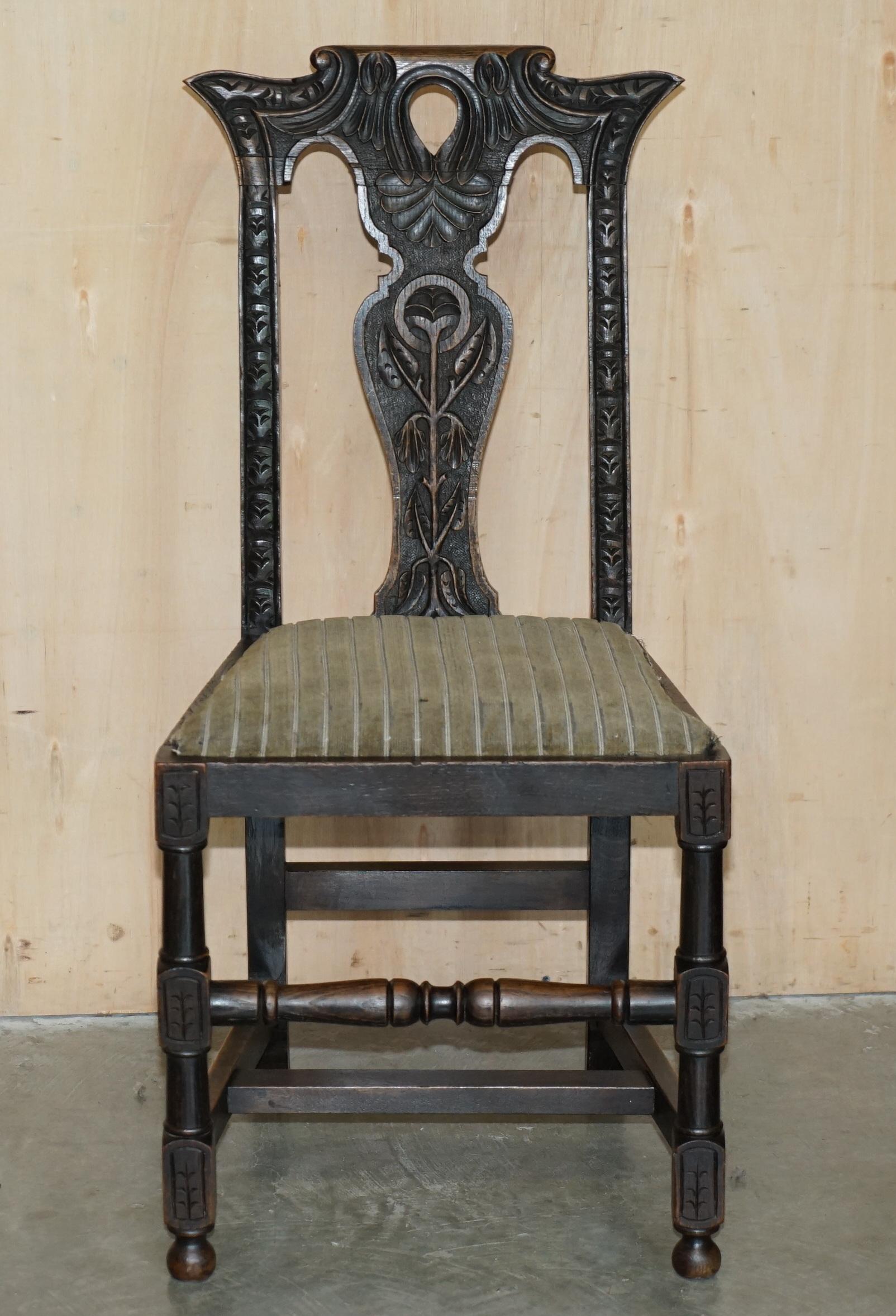 Table de salle à manger ViCtorian extensible sculptée à la main, 6 chaises en vente 6