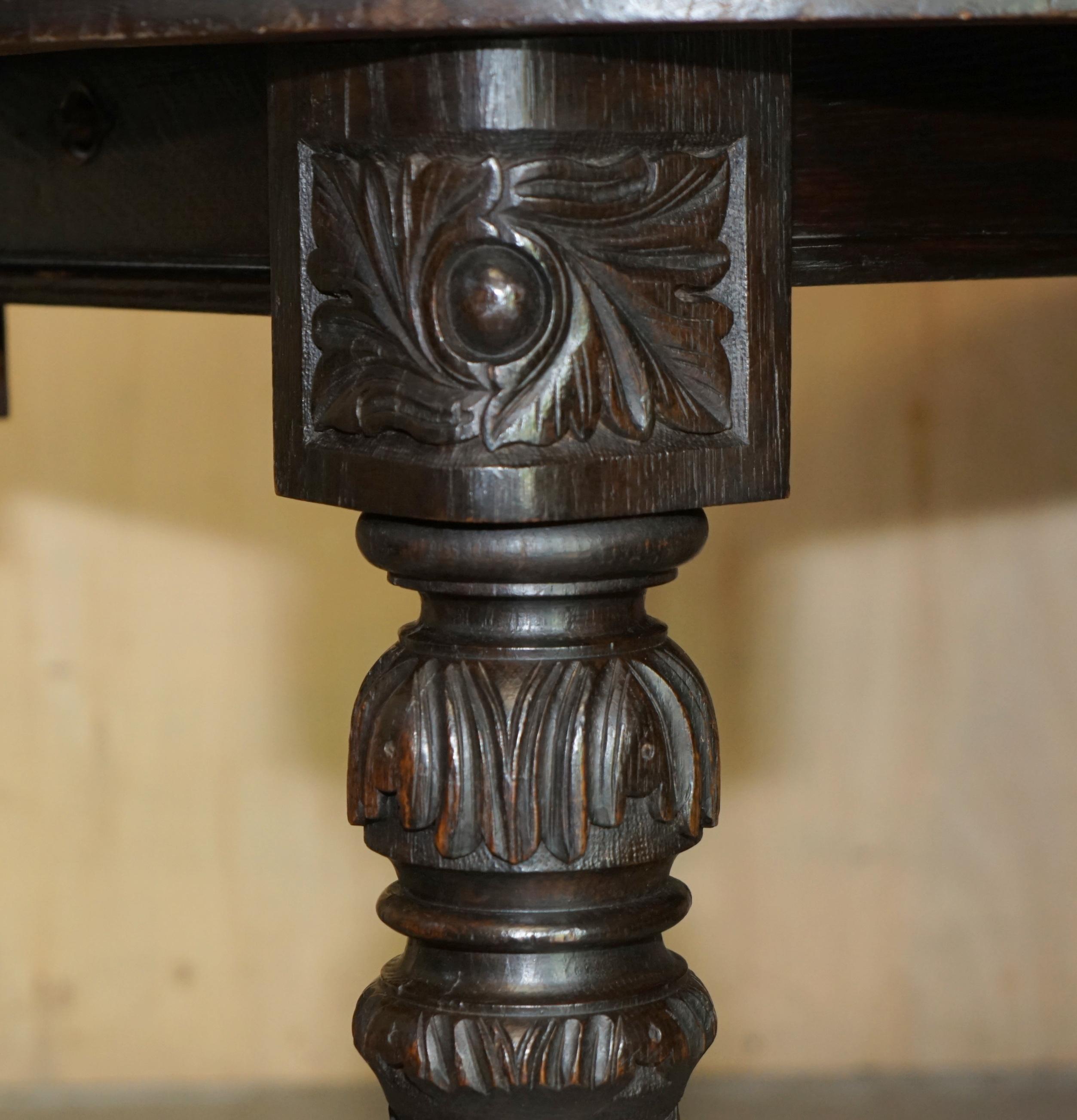 Anglais Table de salle à manger ViCtorian extensible sculptée à la main, 6 chaises en vente
