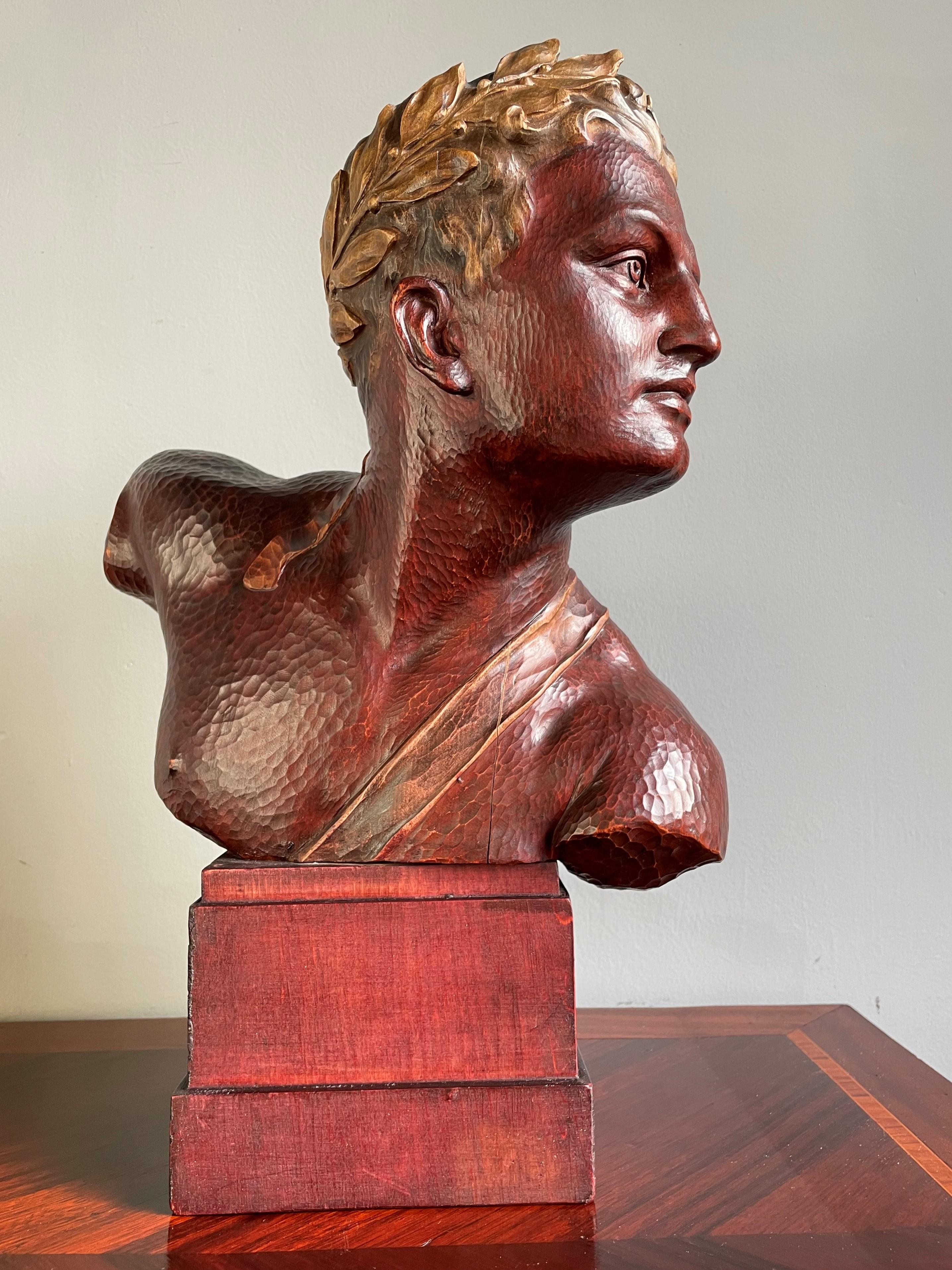 Allemand Superbe sculpture de buste d'un Olympian de l'époque Art déco, sculptée à la main Couronne de laurier en vente